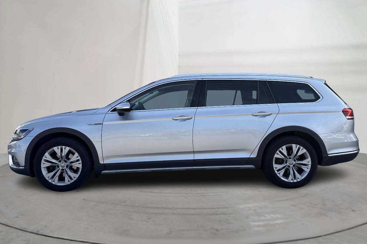 VW Passat Alltrack 2.0 TDI 4MOTION (190hk) - 19 811 mil - Automat - silver - 2017