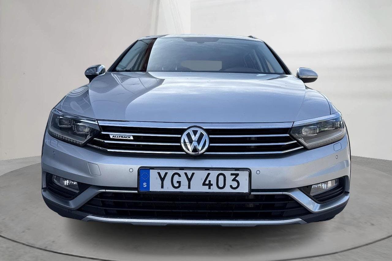 VW Passat Alltrack 2.0 TDI 4MOTION (190hk) - 19 811 mil - Automat - silver - 2017