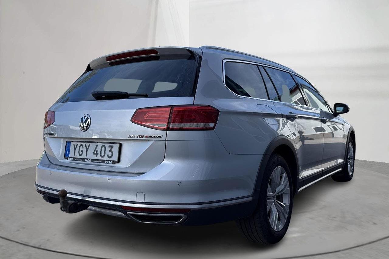 VW Passat Alltrack 2.0 TDI 4MOTION (190hk) - 19 811 mil - Automat - silver - 2017