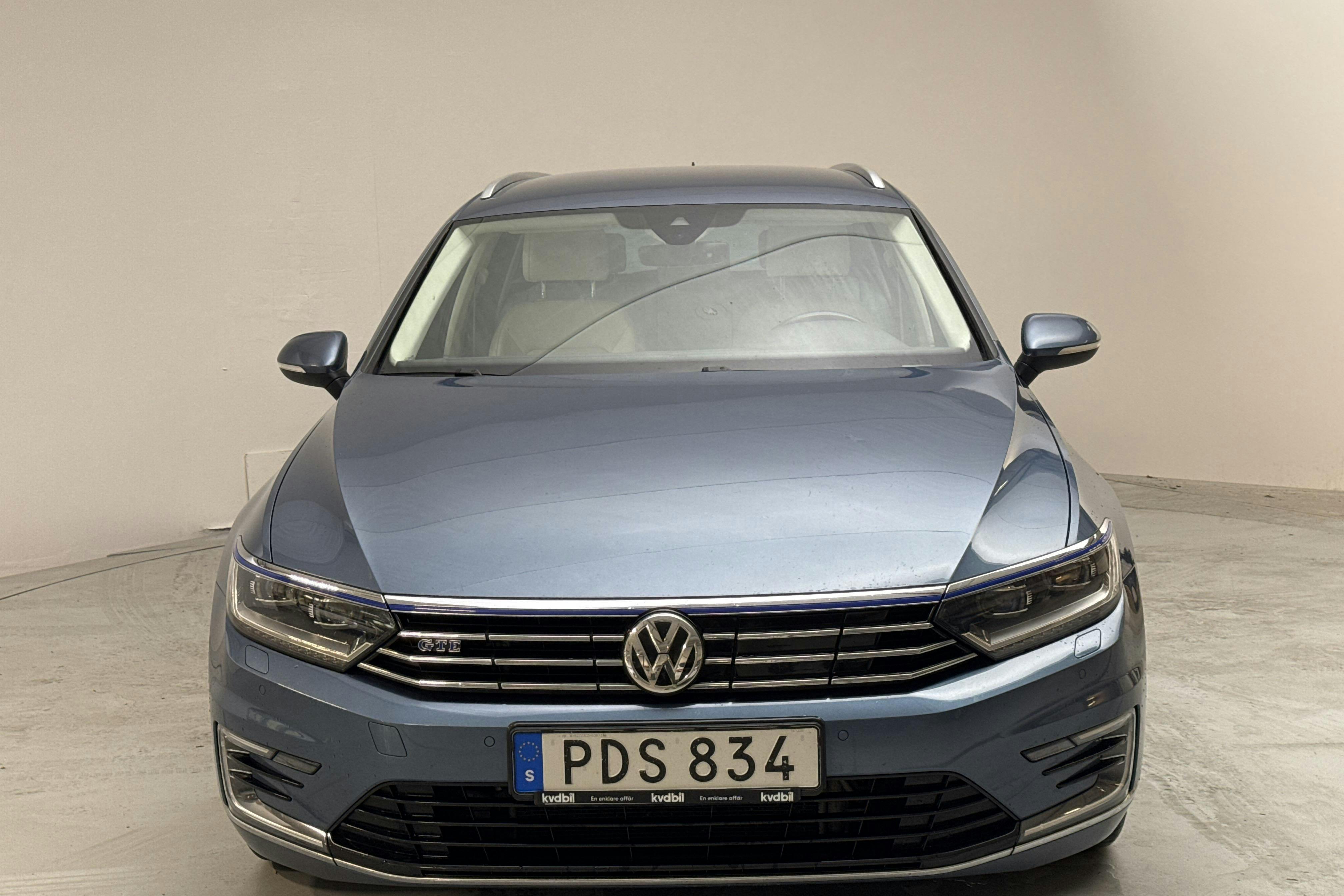 VW Passat 1.4 Plug-in-Hybrid Sportscombi (218hk) - 14 210 mil - Automat - blå - 2017