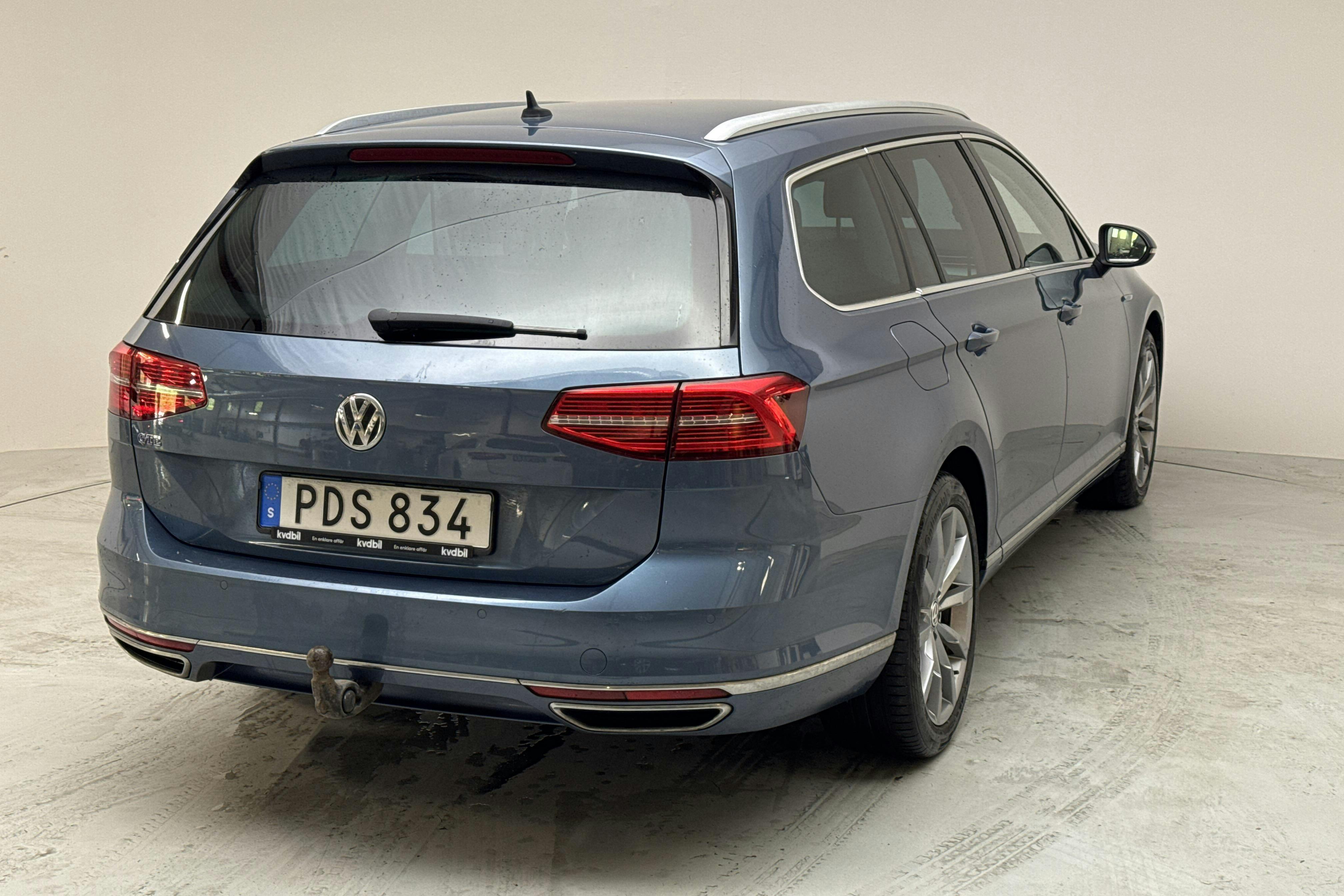 VW Passat 1.4 Plug-in-Hybrid Sportscombi (218hk) - 14 210 mil - Automat - blå - 2017