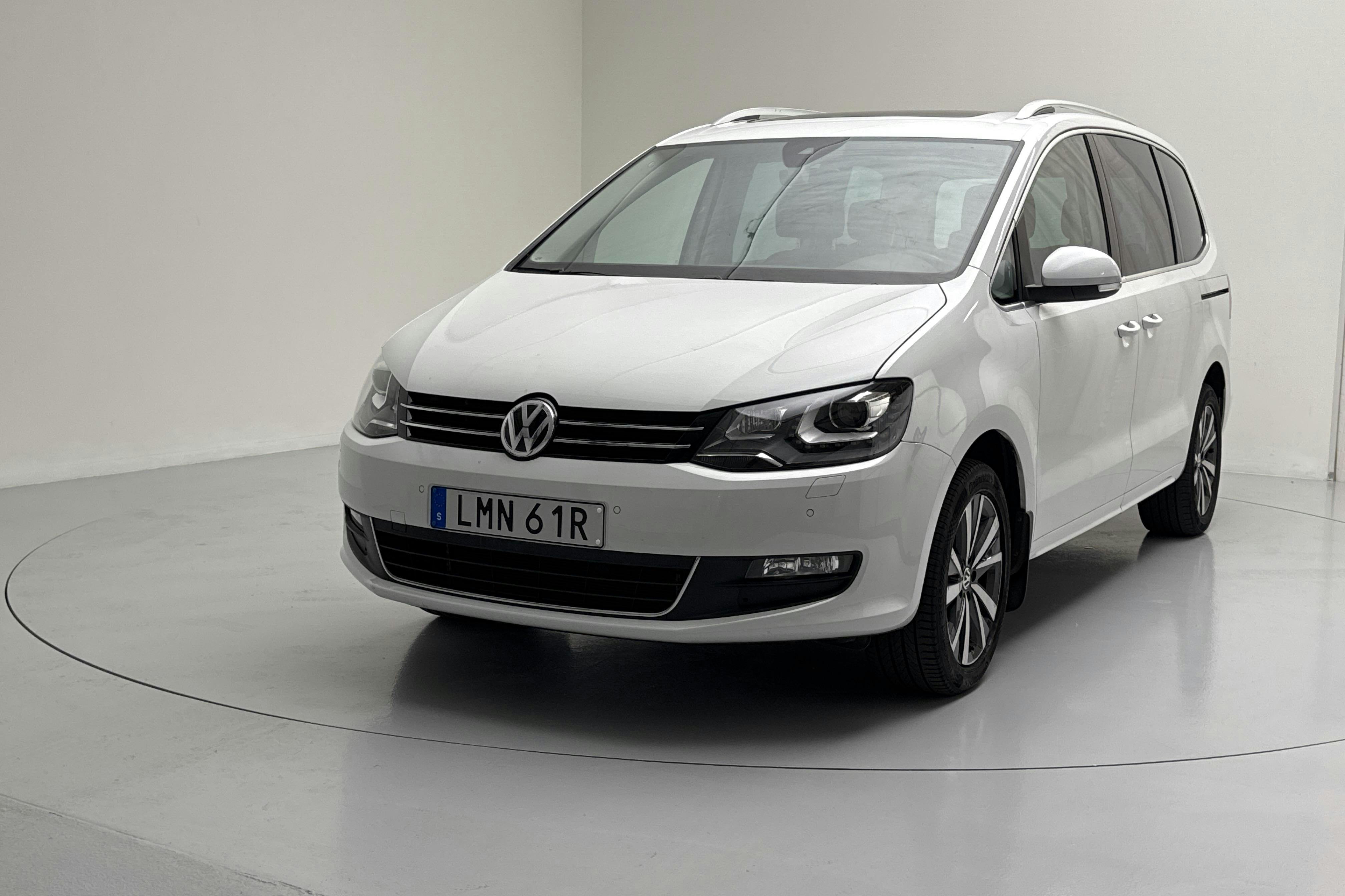 VW Sharan 1.4 TSI (150hk) - 5 868 mil - Automat - vit - 2021