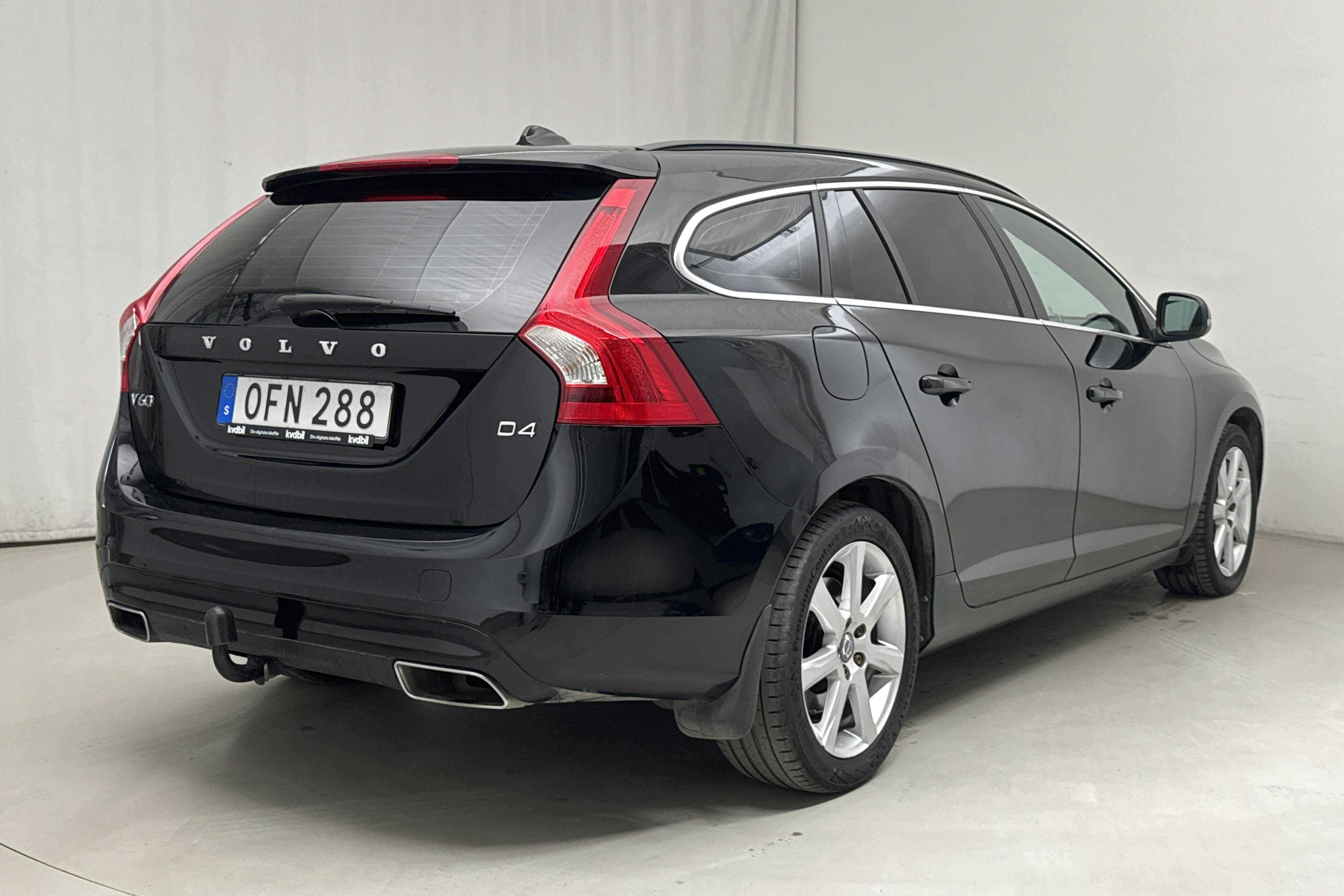 Volvo V60 D4 (190hk) - 16 725 mil - Automat - svart - 2017