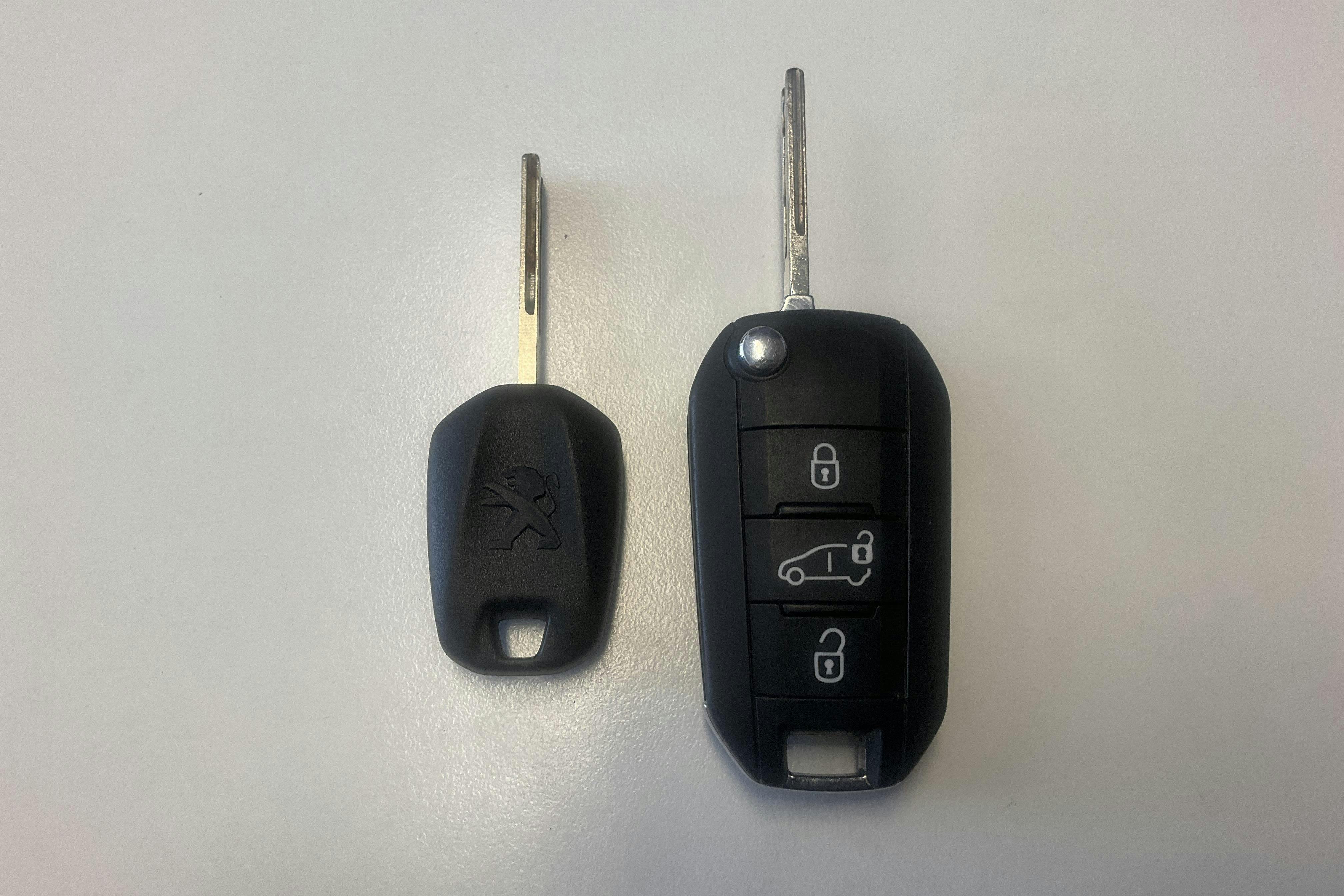 Peugeot Partner 1.5 HDI Skåp (75hk) - 3 794 mil - Manuell - grå - 2021