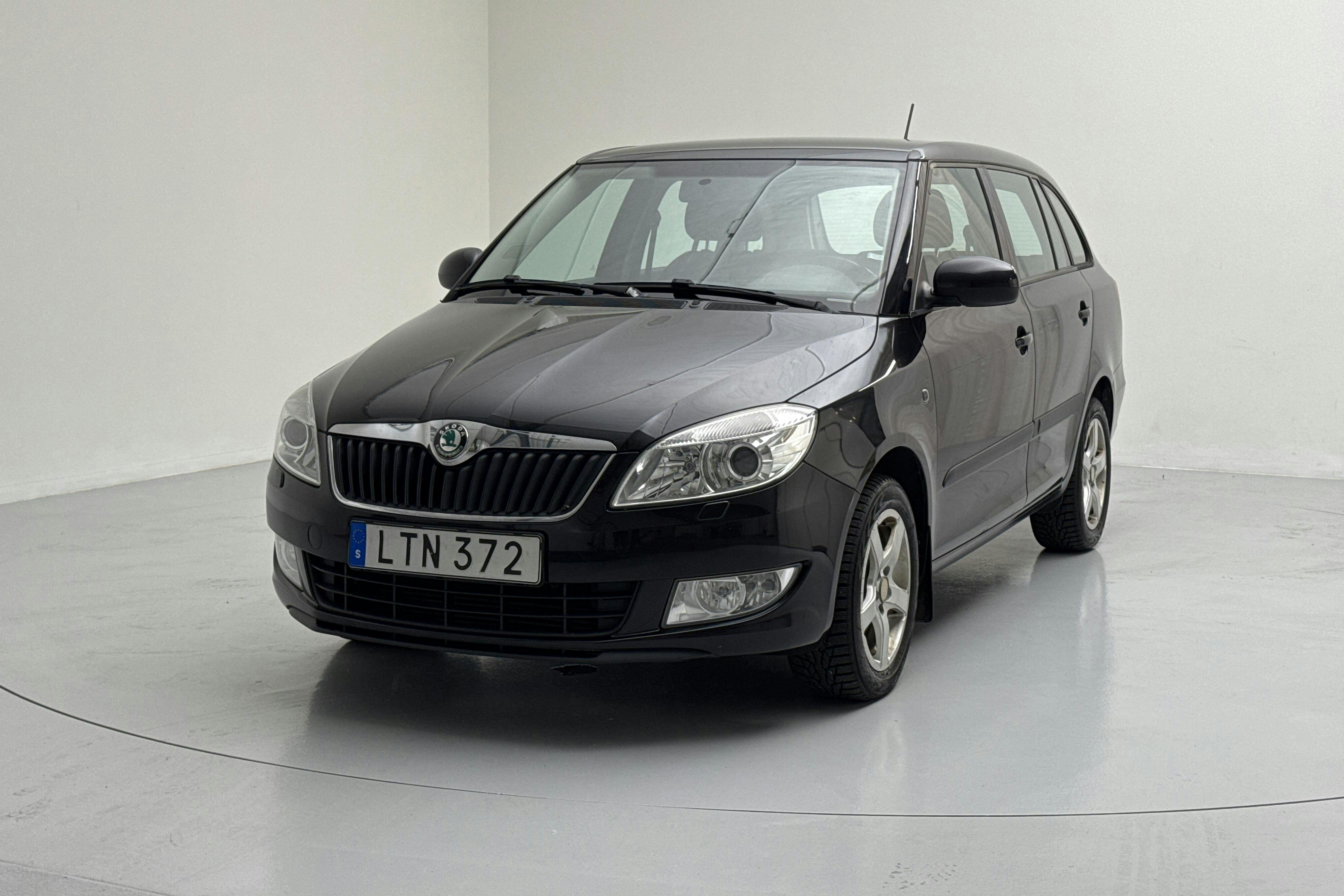 Skoda Fabia 1.6 TDI Combi (75hk) - 145 890 km - Manual - black - 2012