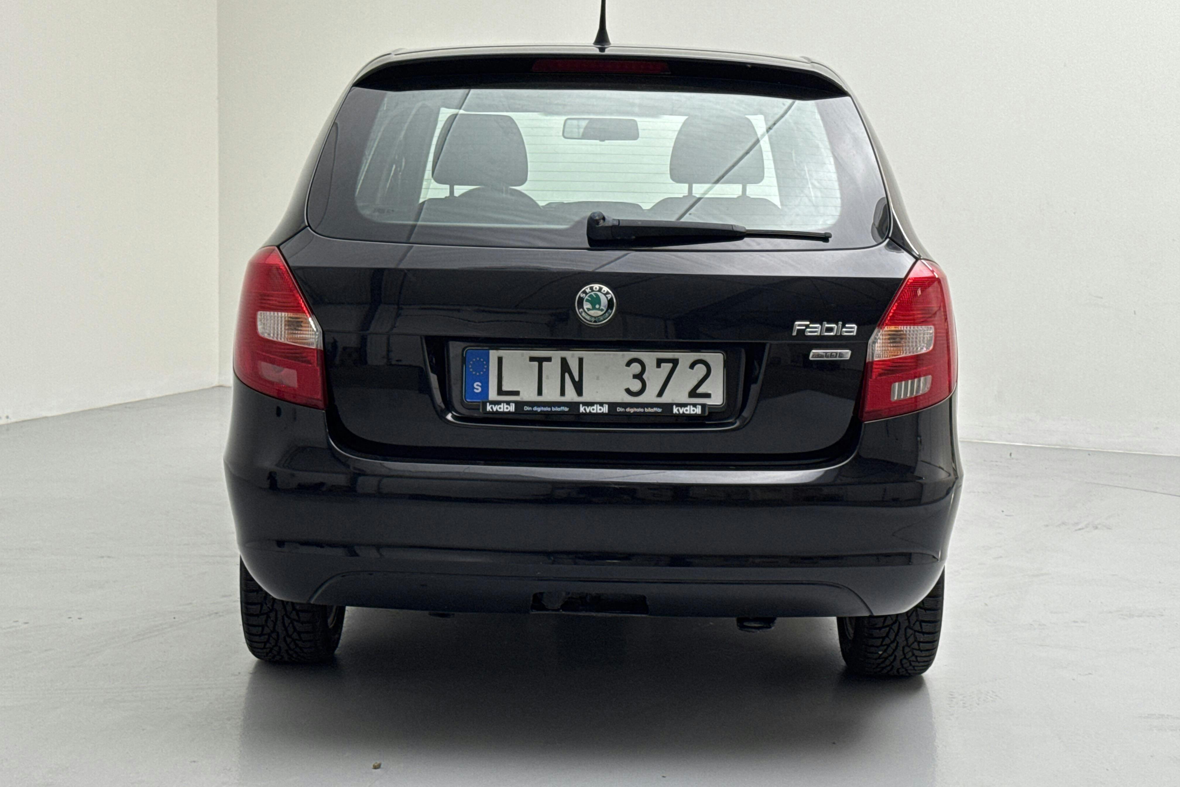 Skoda Fabia 1.6 TDI Combi (75hk) - 14 589 mil - Manuell - svart - 2012