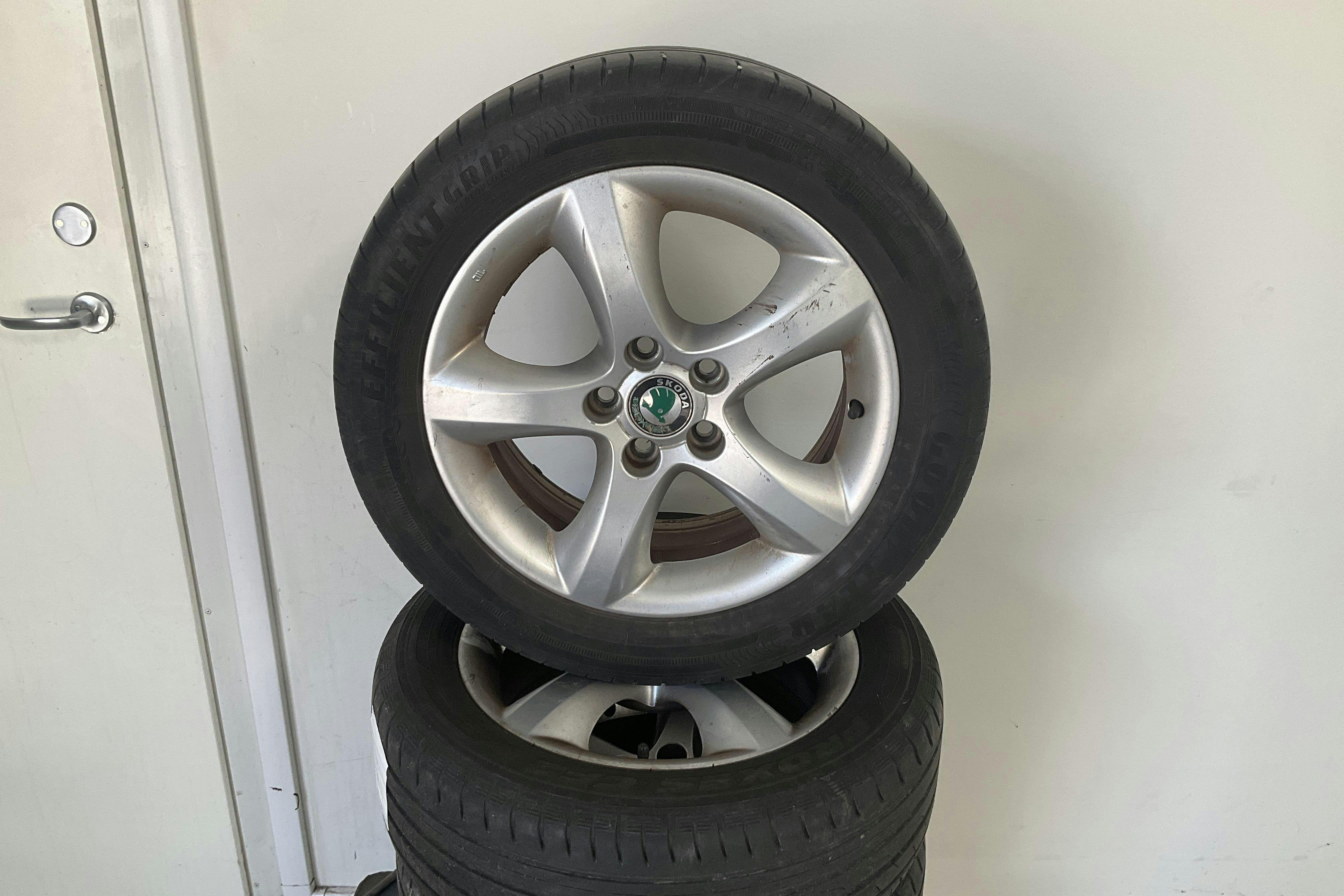 Skoda Fabia 1.6 TDI Combi (75hk) - 14 589 mil - Manuell - svart - 2012