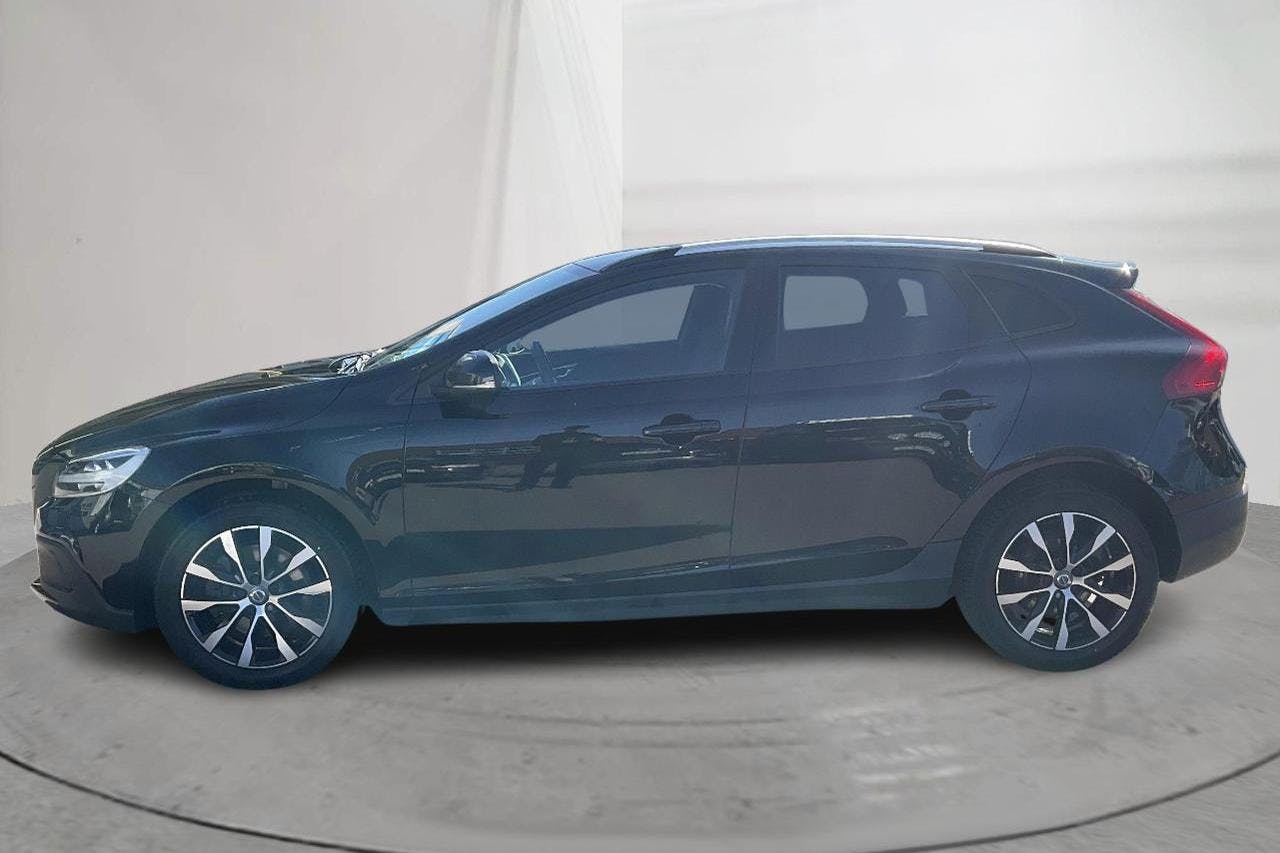 Volvo V40 Cross Country D3 (150hk) - 8 306 mil - Automat - svart - 2019