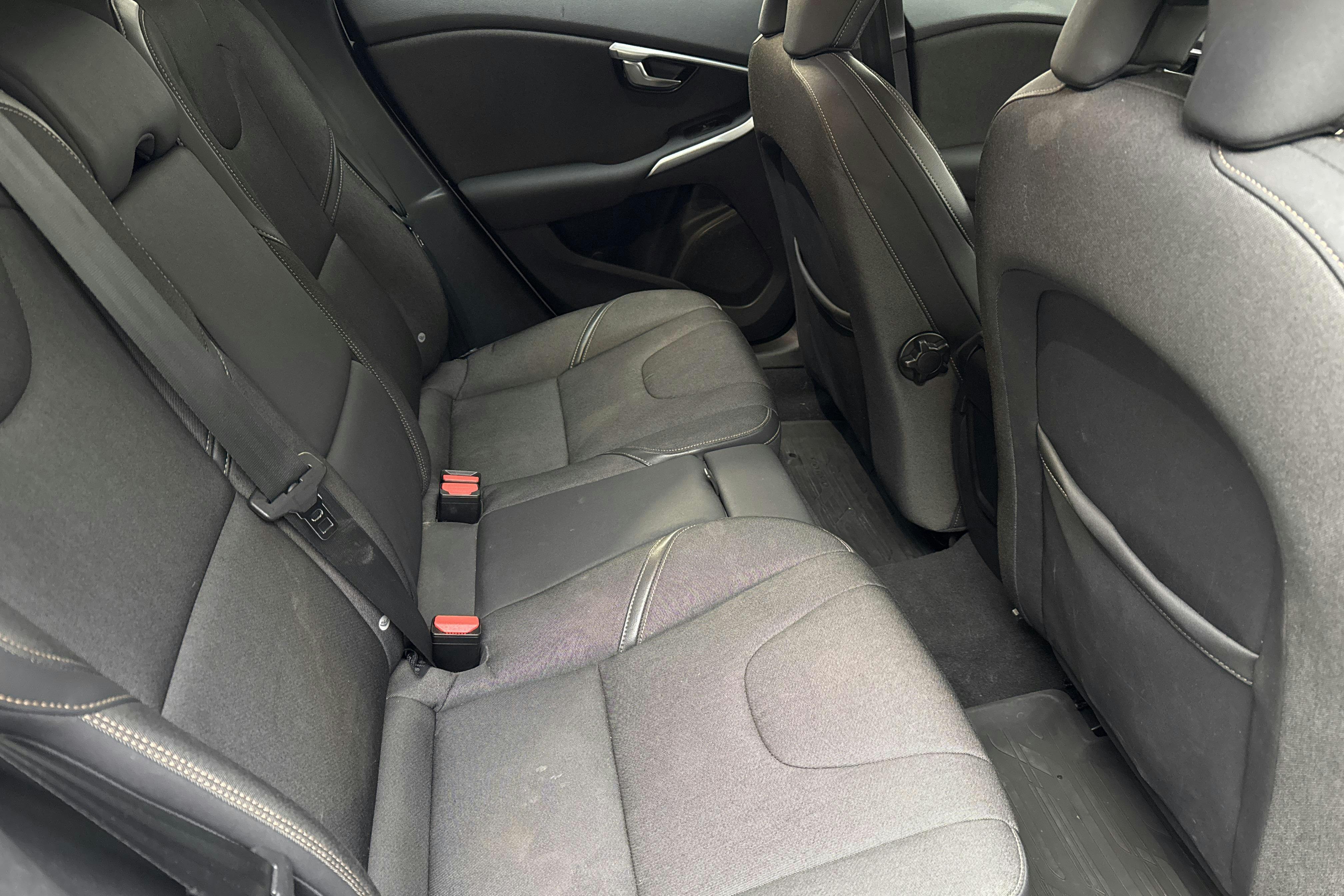 Volvo V40 Cross Country D2 (115hk) - 175 270 km - Manualna - biały - 2015