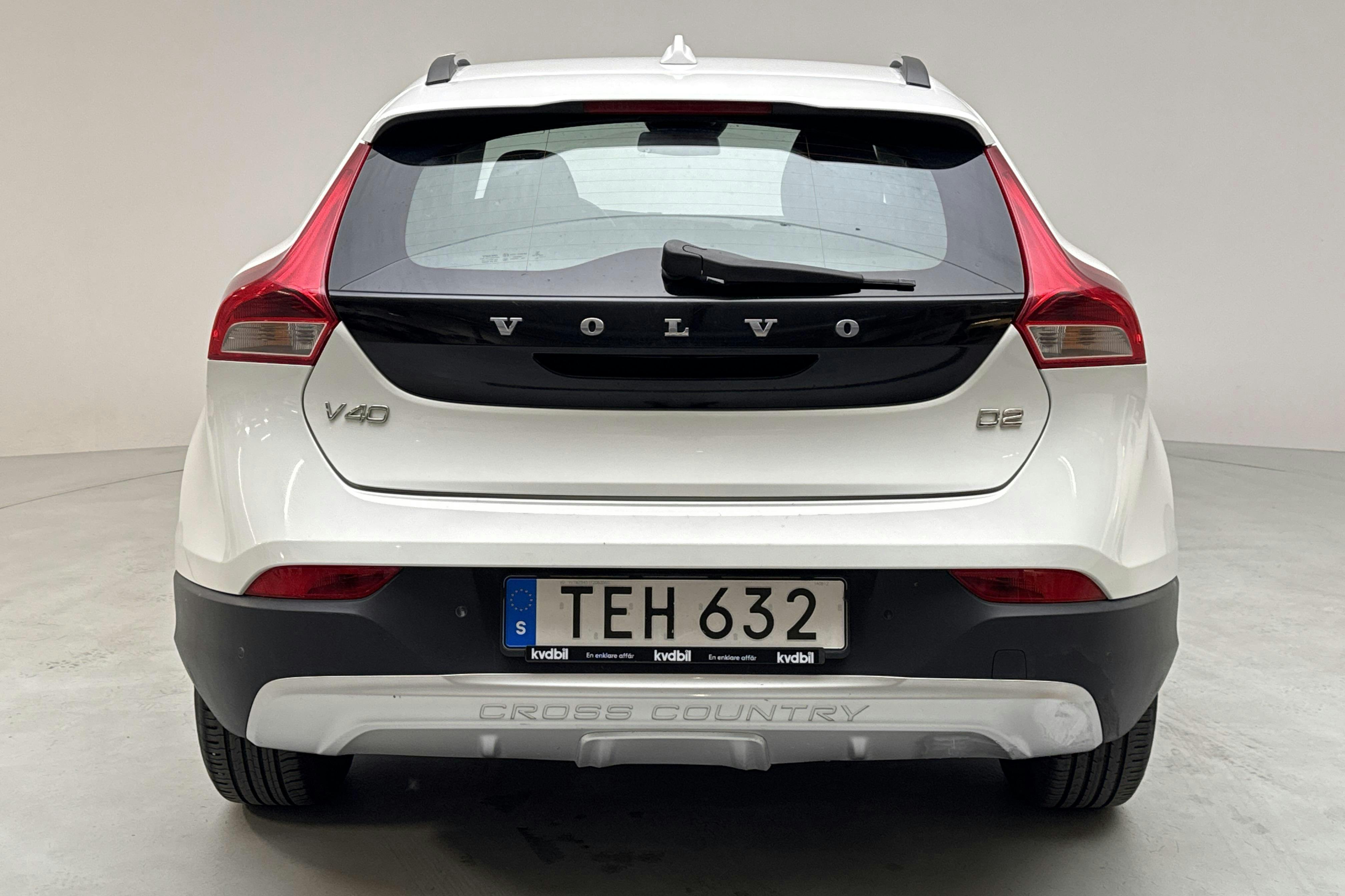 Volvo V40 Cross Country D2 (115hk) - 175 270 km - Manualna - biały - 2015