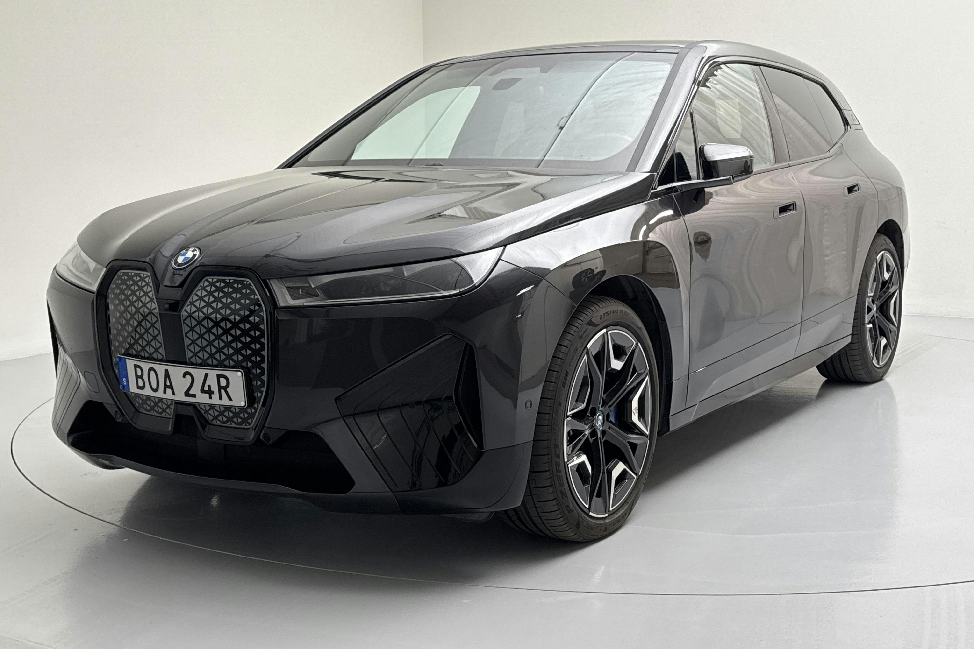 BMW iX xDrive40, I20 (310hk) - 51 900 km - Automatyczna - szary - 2022