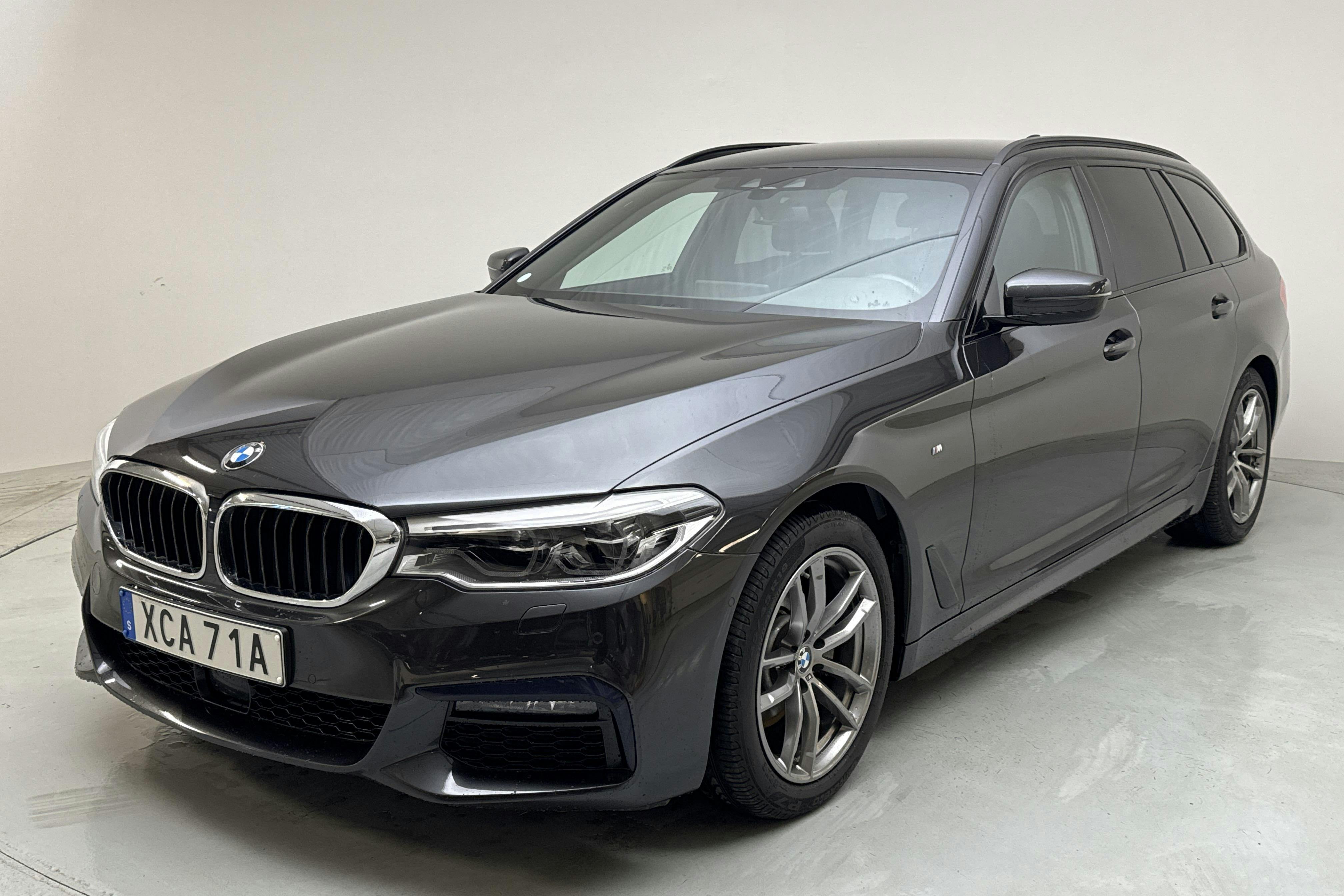 BMW 520d xDrive Touring MHEV, G31 (190hk) - 83 130 km - Automatic - gray - 2020