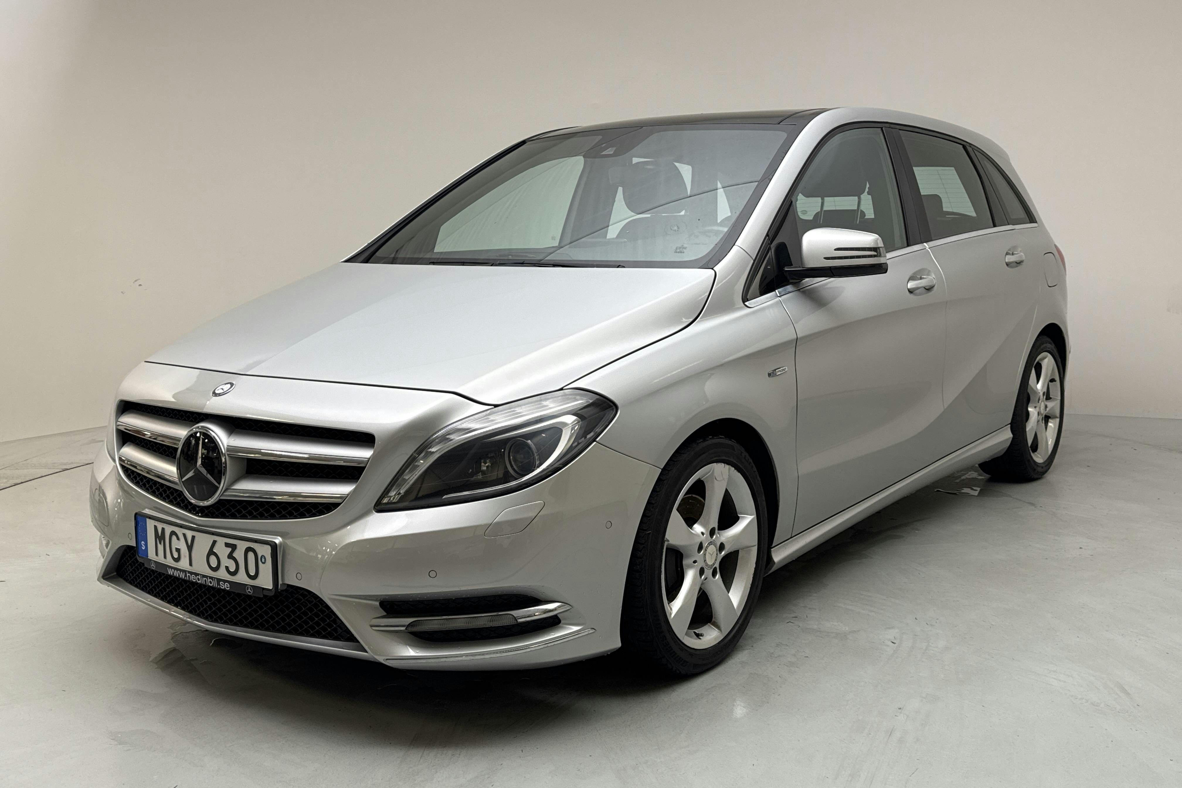 Mercedes B 180 W246 (122hk) - 94 660 km - Manual - silver - 2012