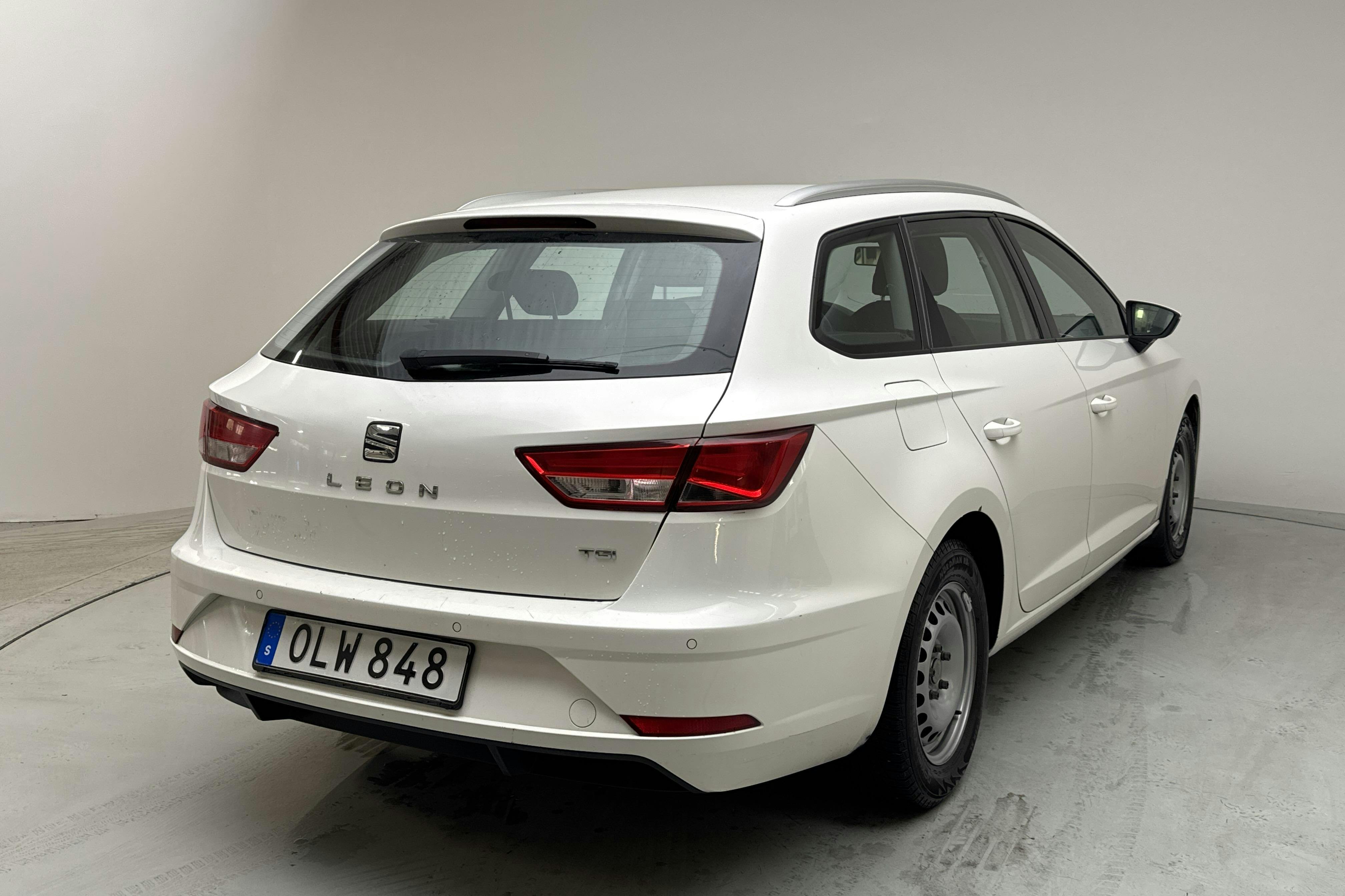 Seat Leon 1.5 TGI ST (130hk) - 54 251 mil - Manuell - vit - 2020
