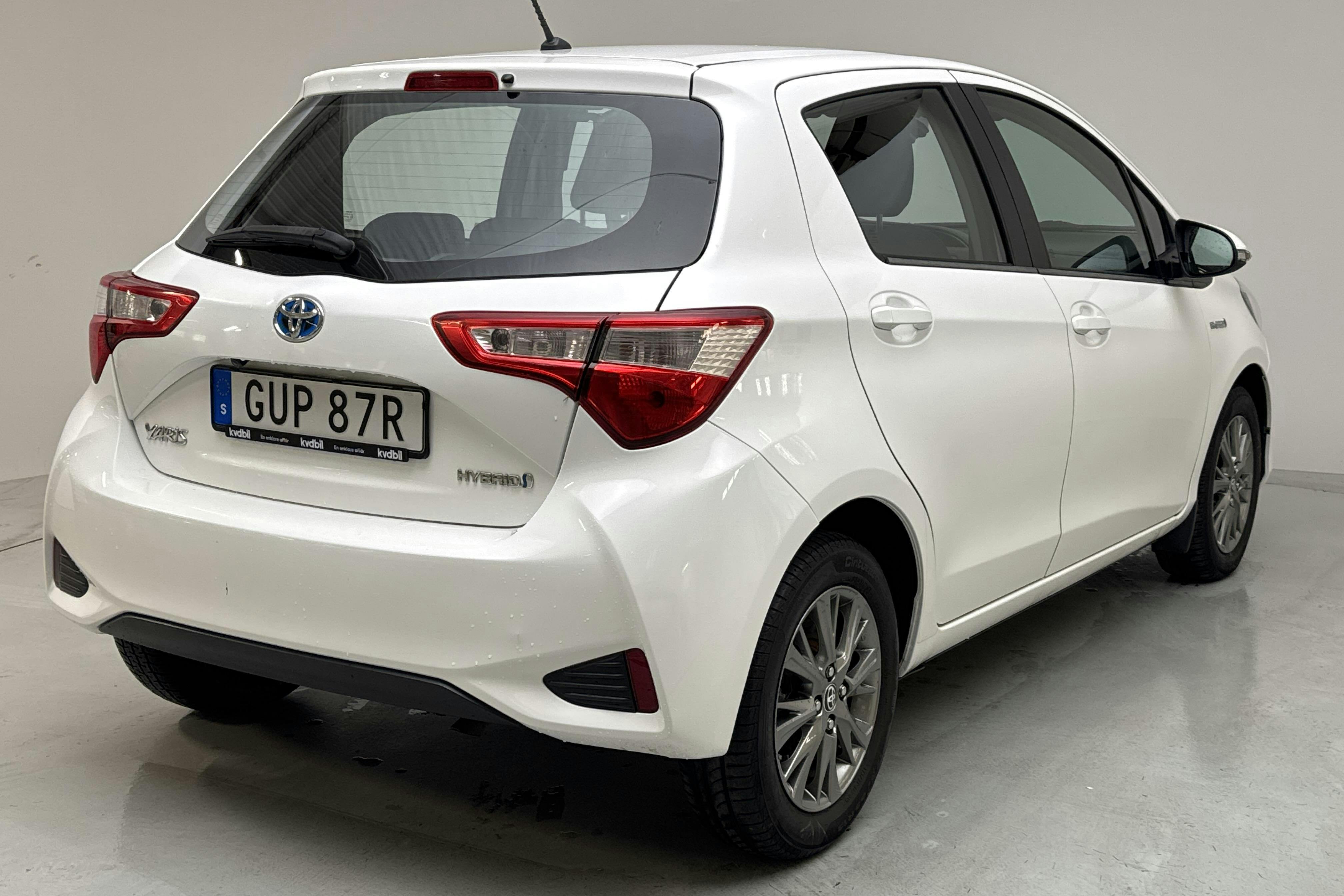 Toyota Yaris 1.5 Hybrid 5dr (101hk) - 12 114 mil - Automat - vit - 2020
