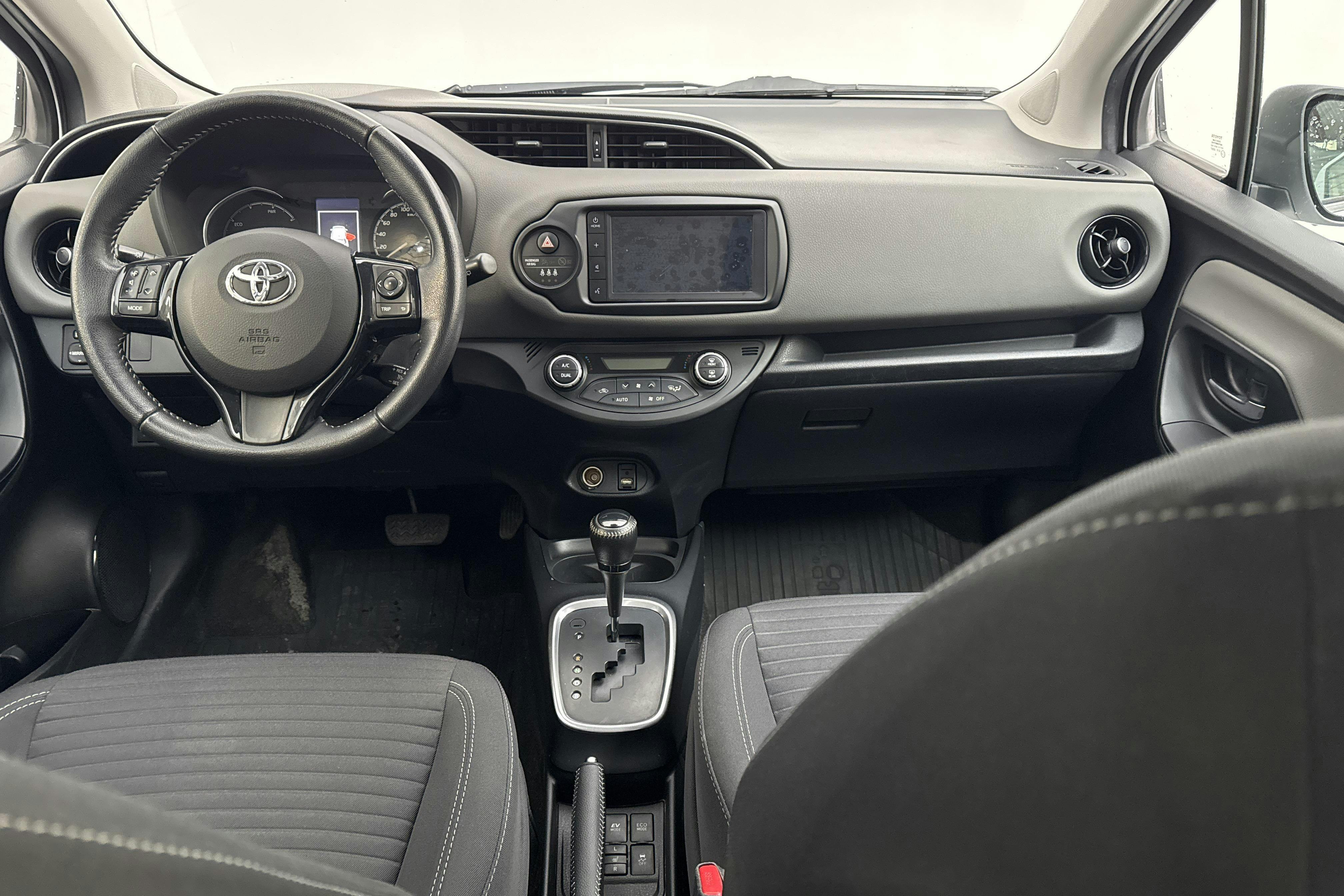 Toyota Yaris 1.5 Hybrid 5dr (101hk) - 12 114 mil - Automat - vit - 2020