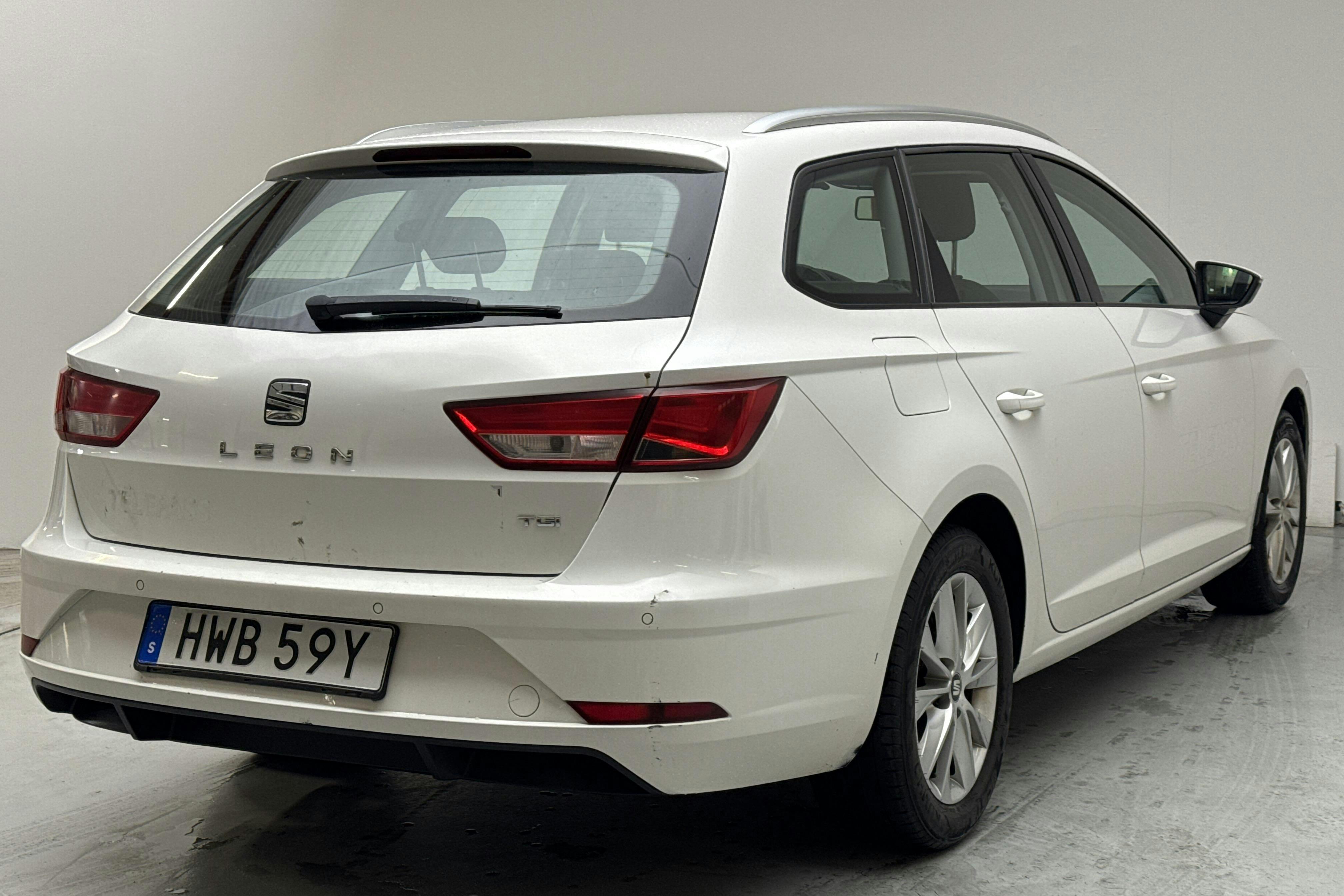 Seat Leon 1.5 TGI ST (130hk) - 37 230 mil - Manuell - vit - 2020