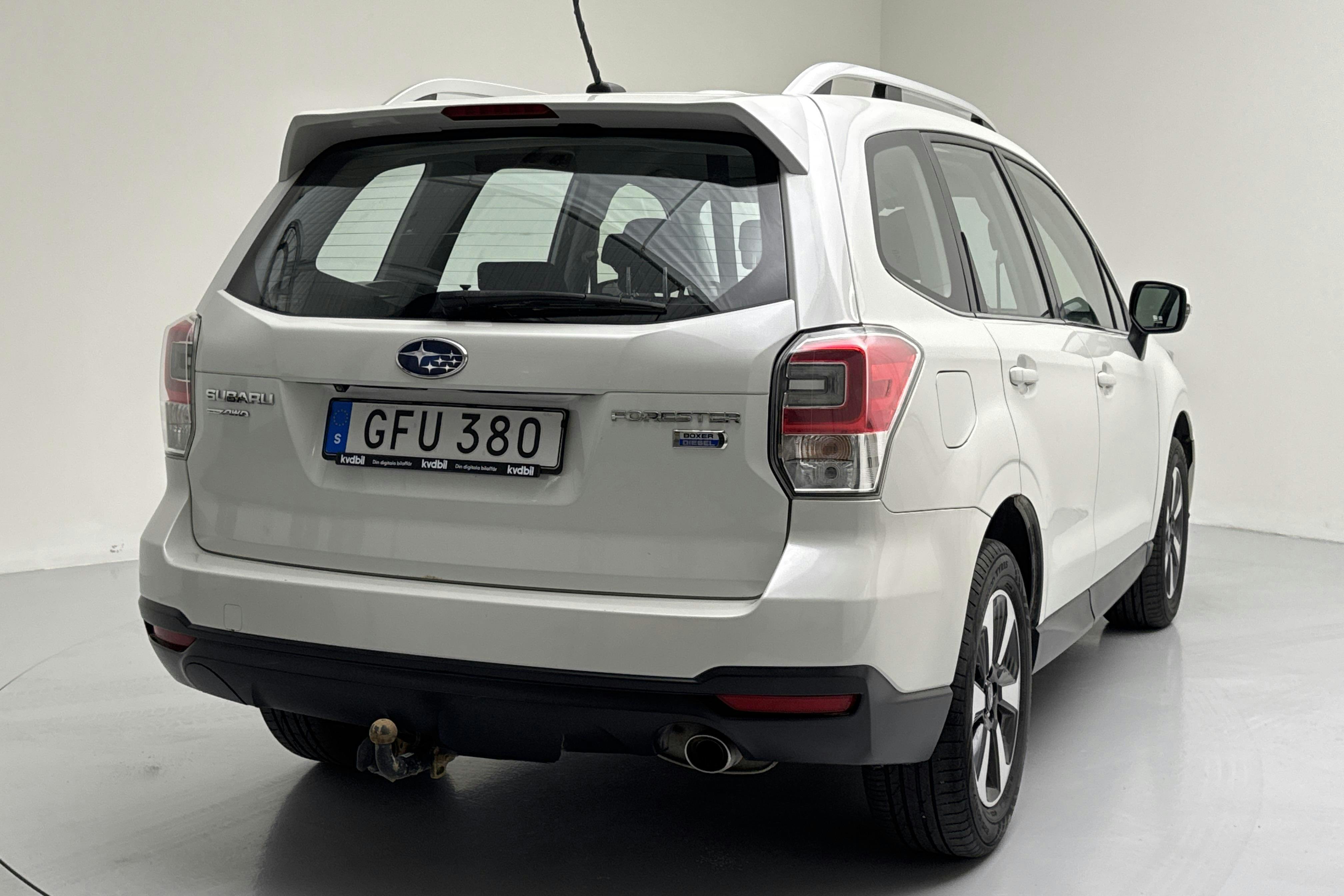 Subaru Forester 2.0D (147hk) - 16 958 mil - Automat - vit - 2016