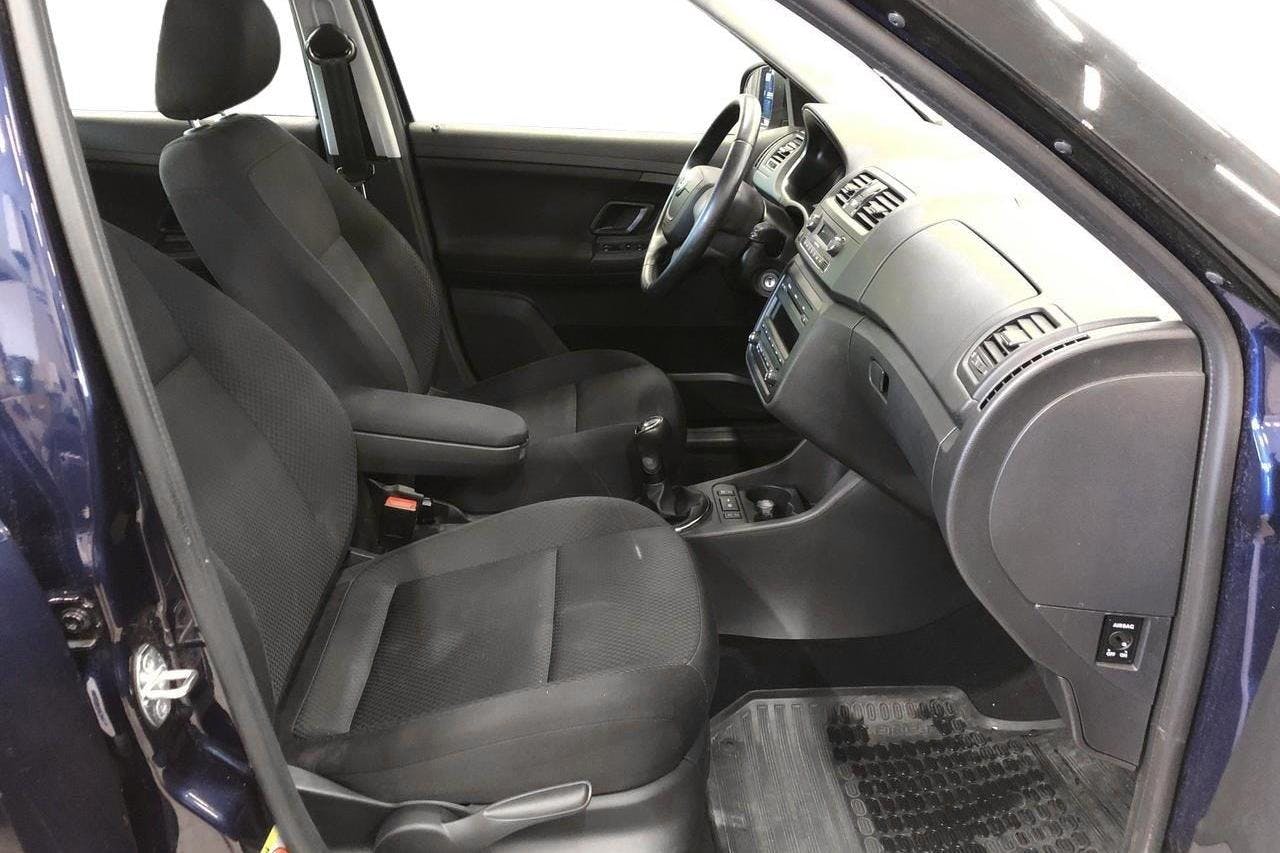 Skoda Fabia 1.2 TSI Combi (86hk) - 8 985 mil - Manuell - Dark Blue - 2013