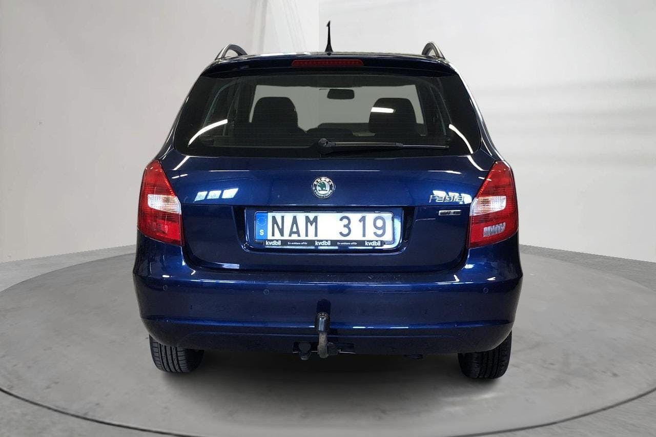 Skoda Fabia 1.2 TSI Combi (86hk) - 8 985 mil - Manuell - Dark Blue - 2013