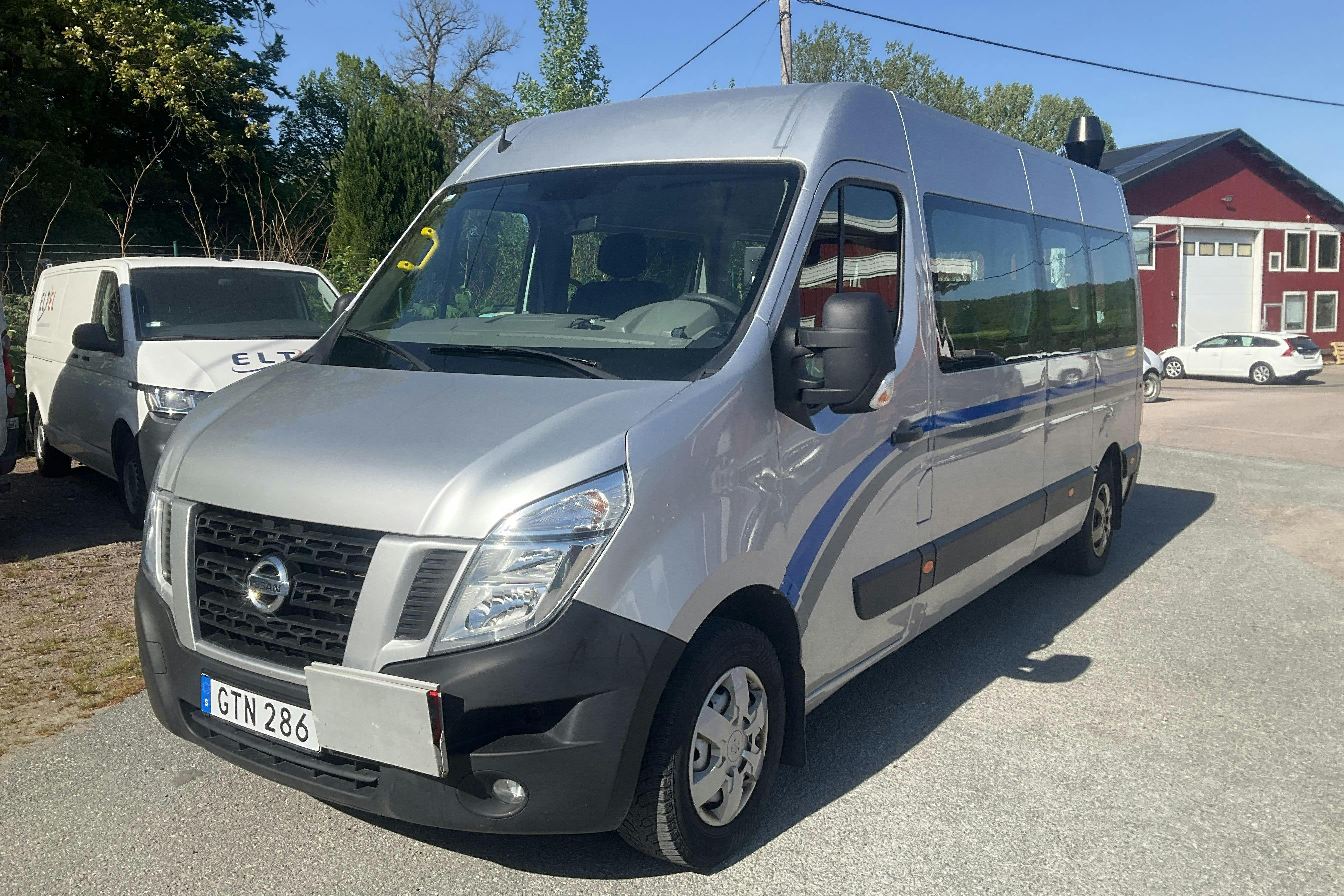 Nissan NV400 2.3 dCi (125hk) - 209 260 km - Käsitsi - hõbe - 2015