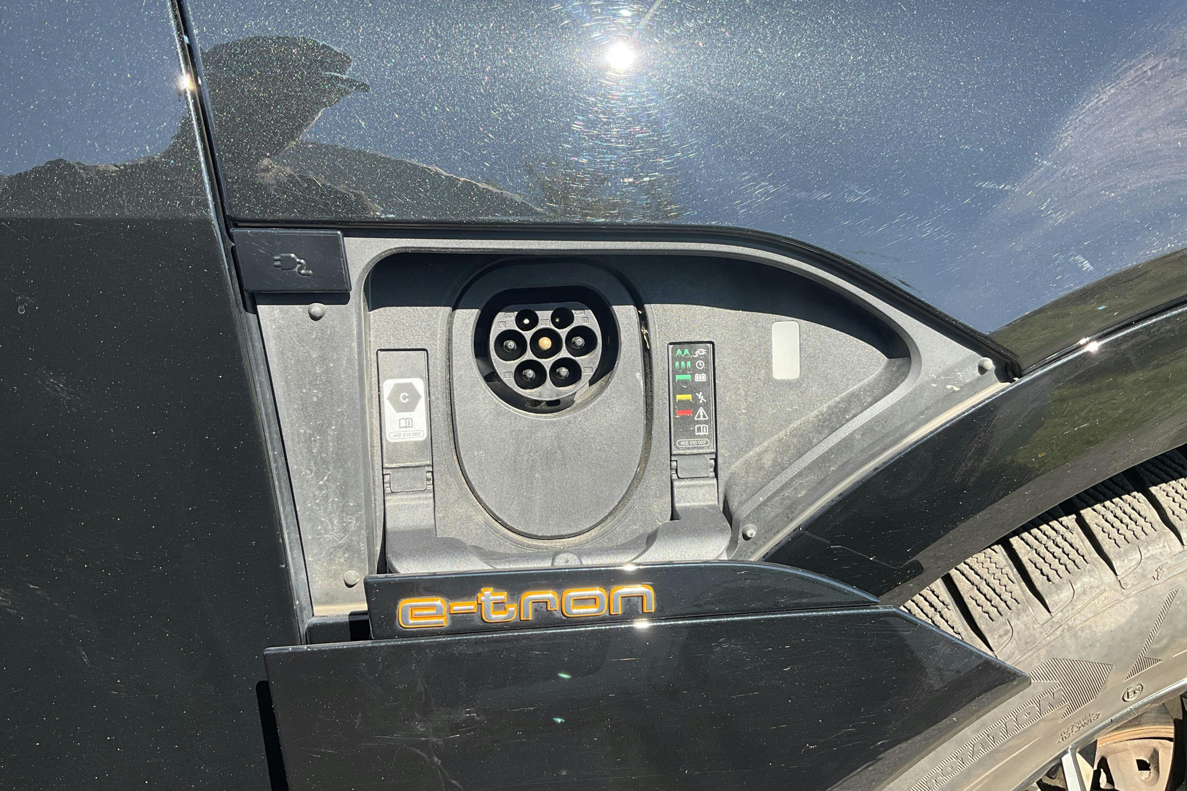 Audi e-tron Sportback 55 quattro 95 kWh (360hk) - 11 189 mil - Automat - svart - 2021