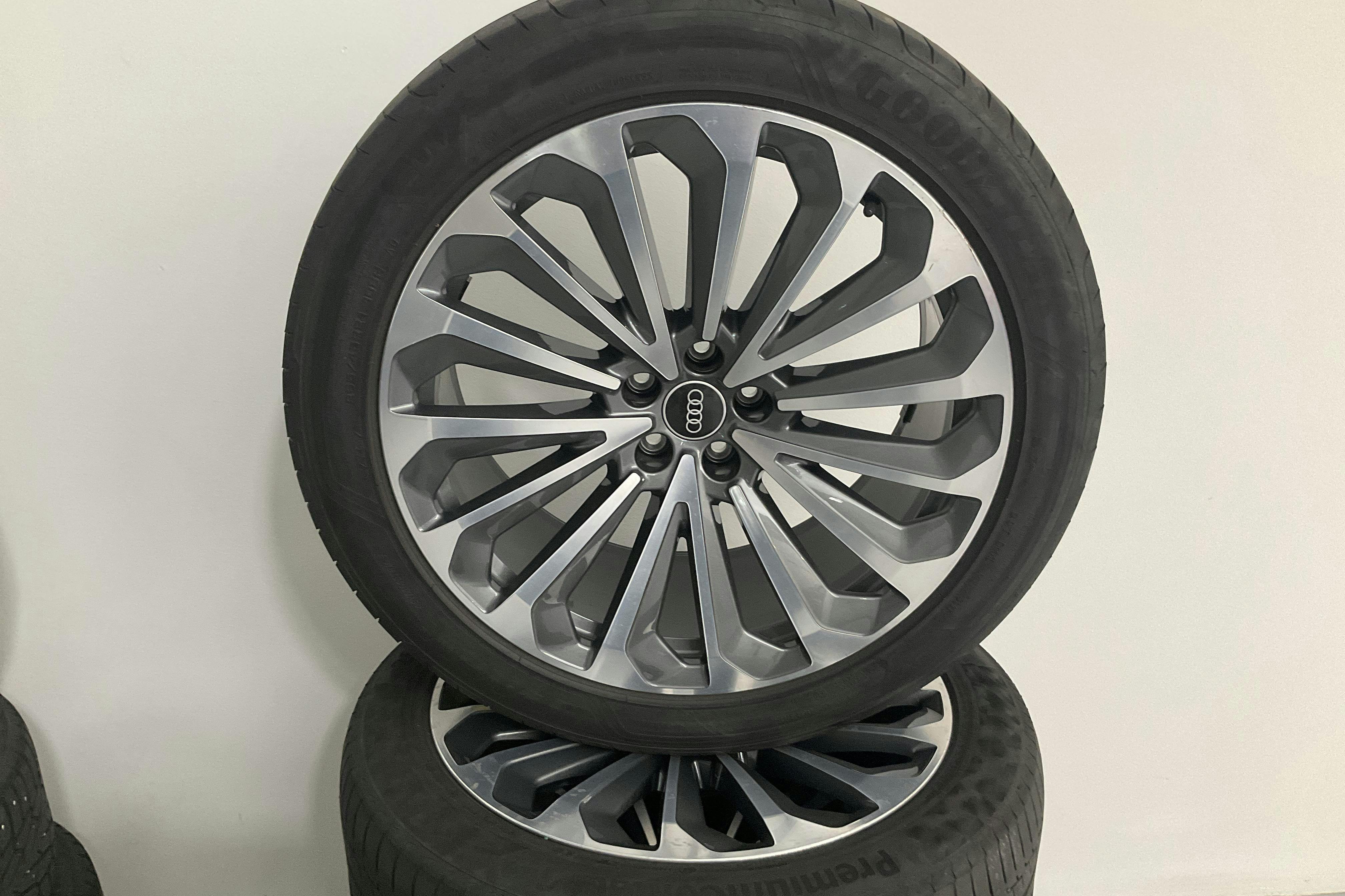 Audi e-tron Sportback 55 quattro 95 kWh (360hk) - 11 189 mil - Automat - svart - 2021