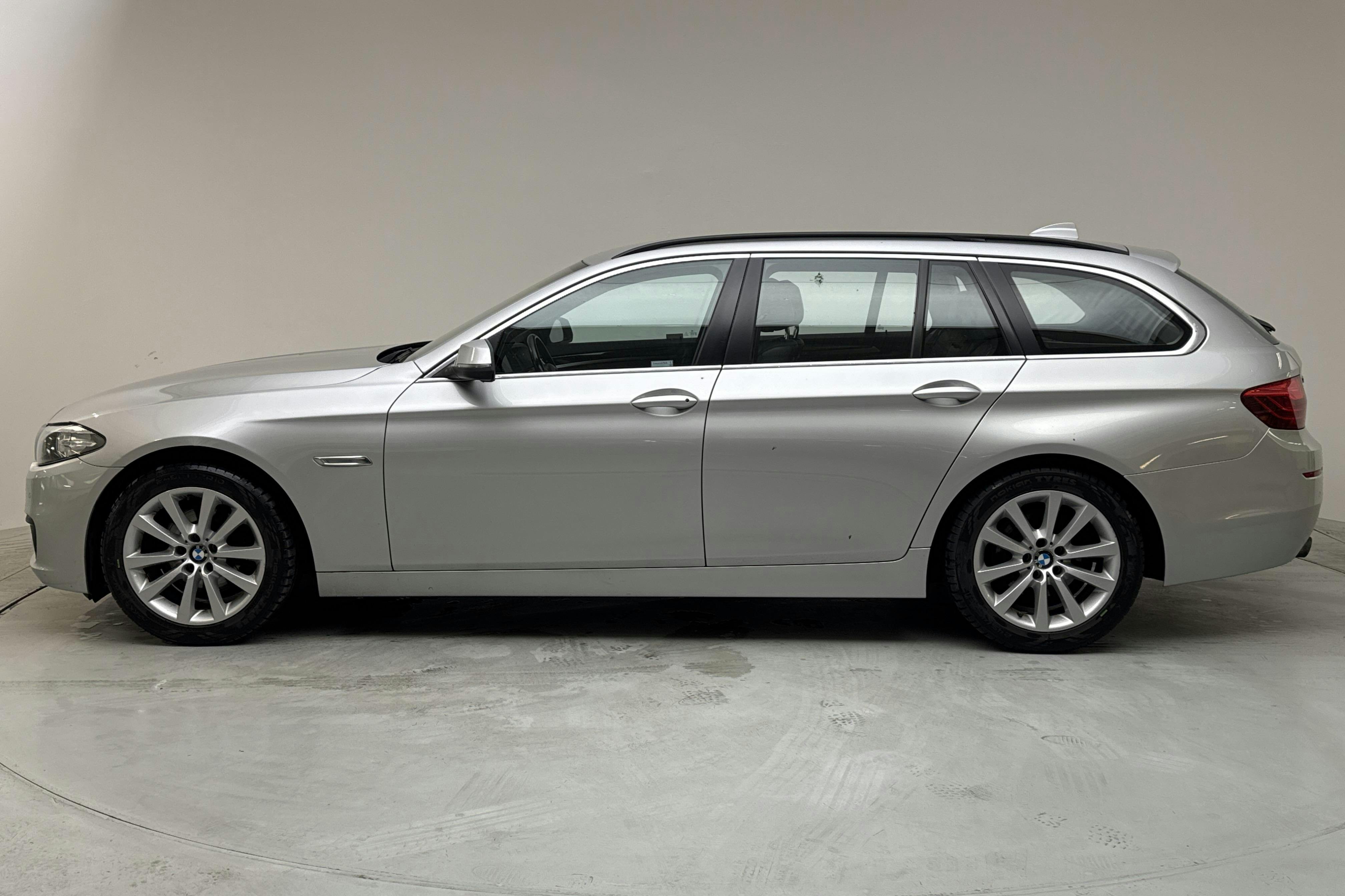 BMW 520d xDrive Touring, F11 (190hk) - 15 278 mil - Automat - silver - 2017