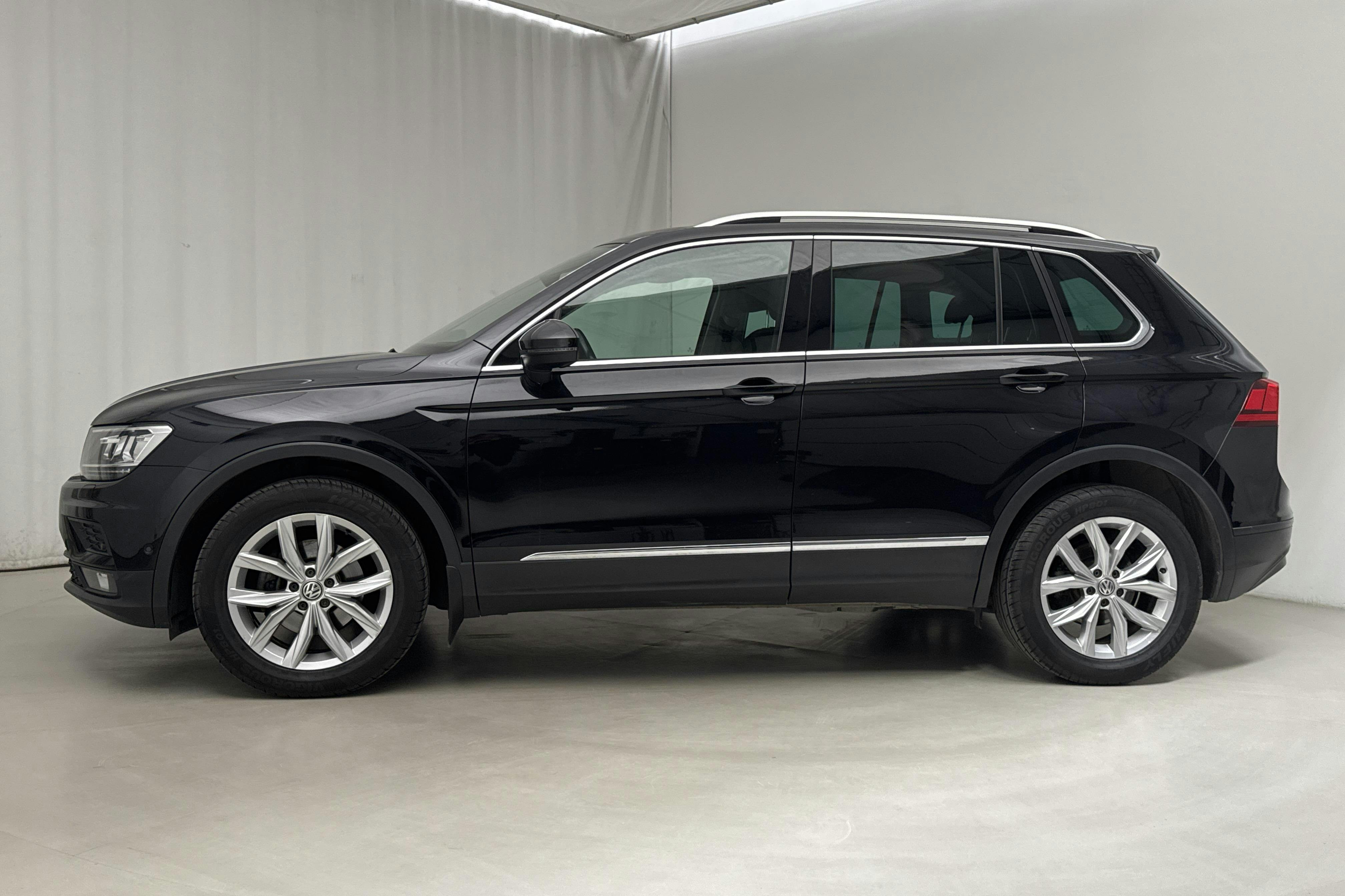 VW Tiguan 1.4 TSI 4MOTION (150hk) - 9 753 mil - Automat - svart - 2018
