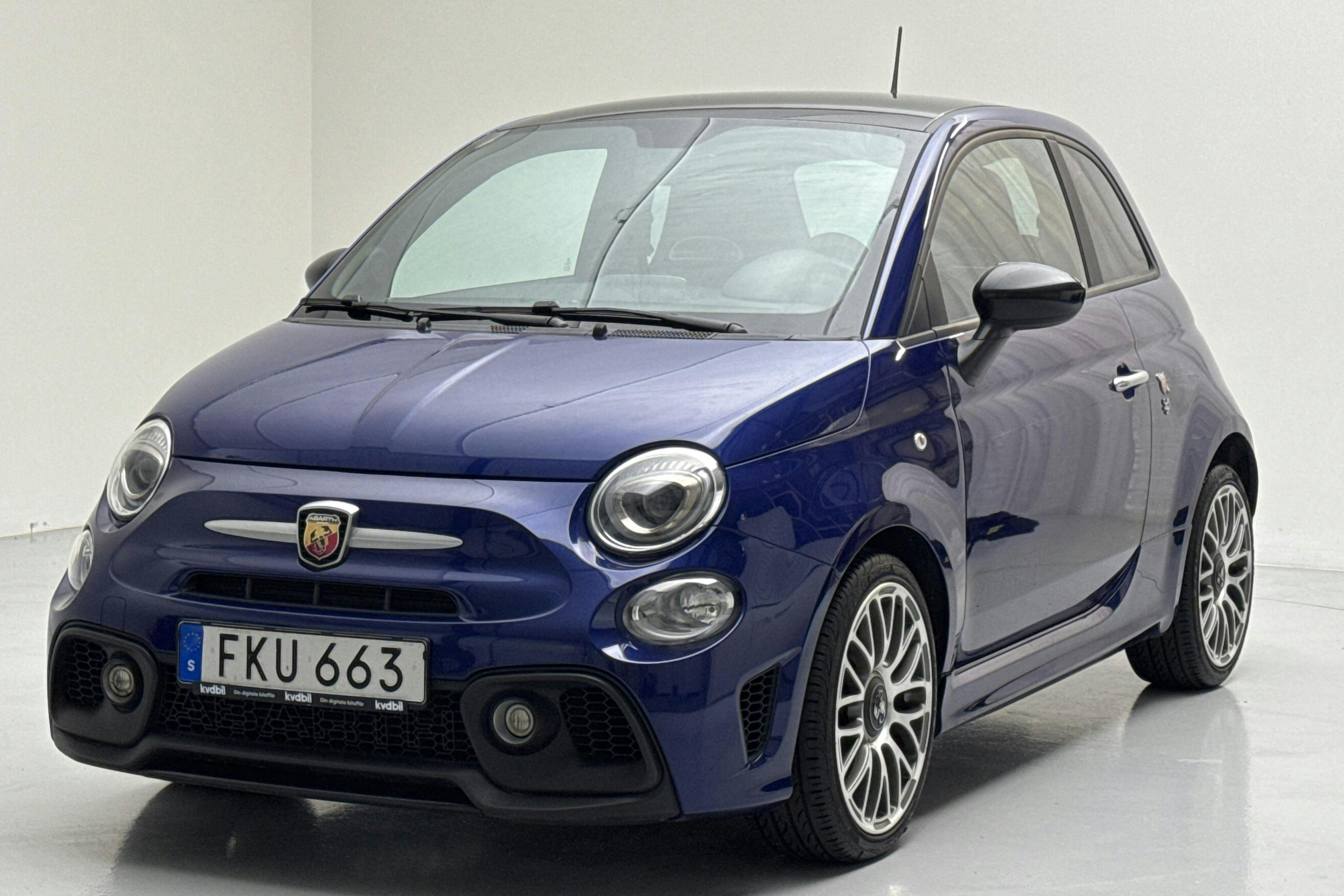 Esitlusfoto 1 aadressil 13: Abarth Abarth 595 (145hk) - 58 400 km - Käsitsi - sinine - 2019