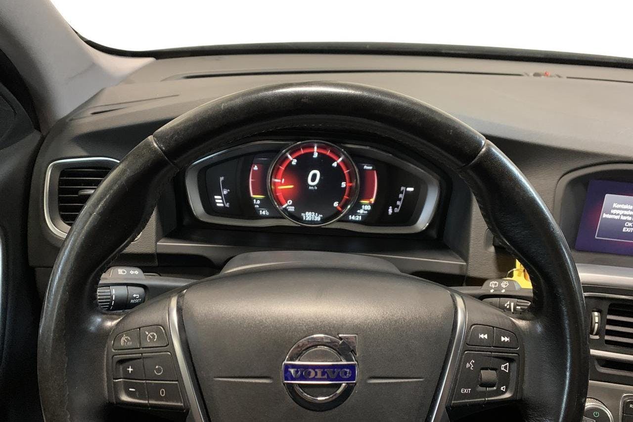 Volvo V60 D4 AWD (190hk) - 12 013 mil - Automat - vit - 2018