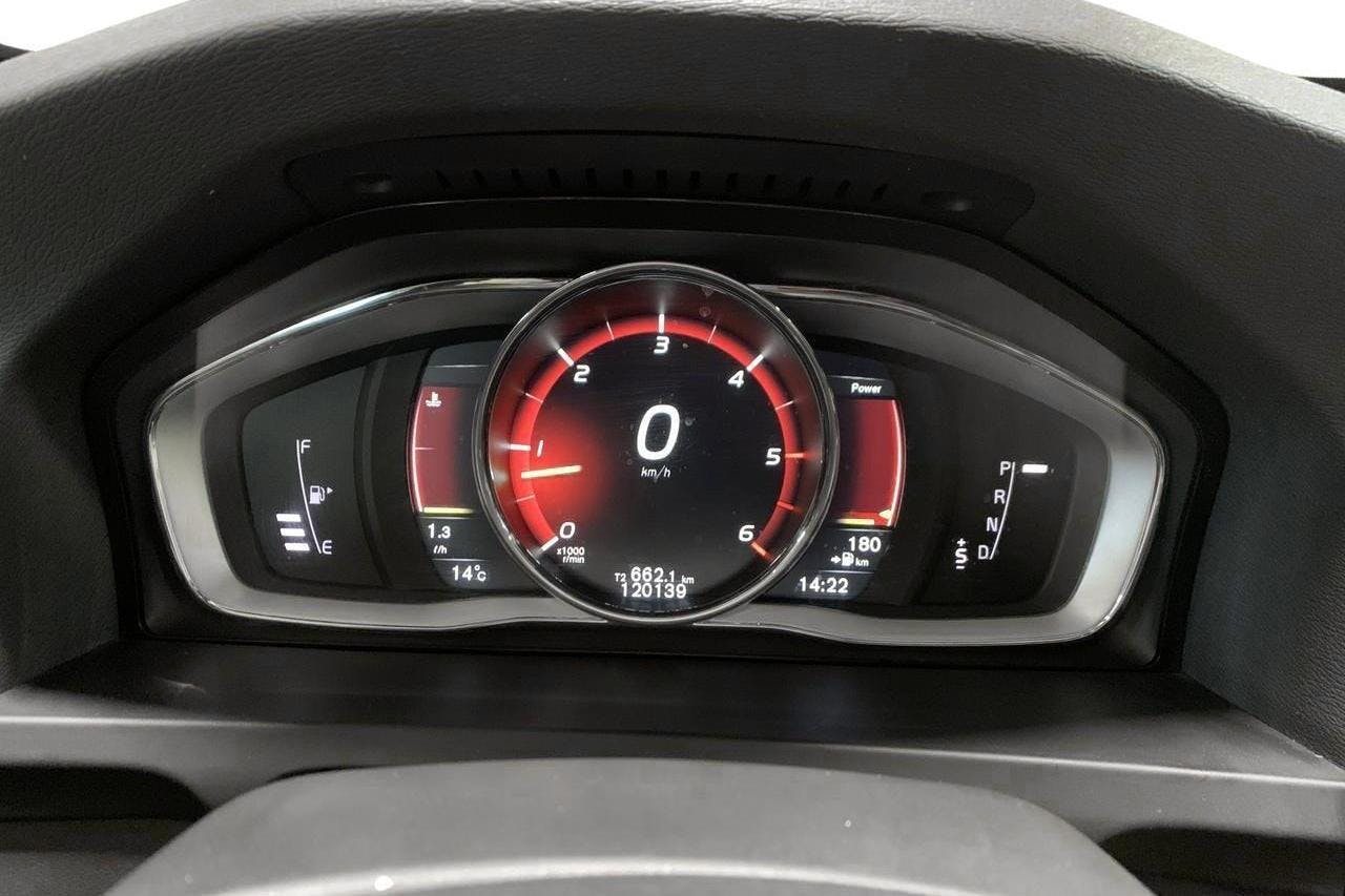 Volvo V60 D4 AWD (190hk) - 12 013 mil - Automat - vit - 2018