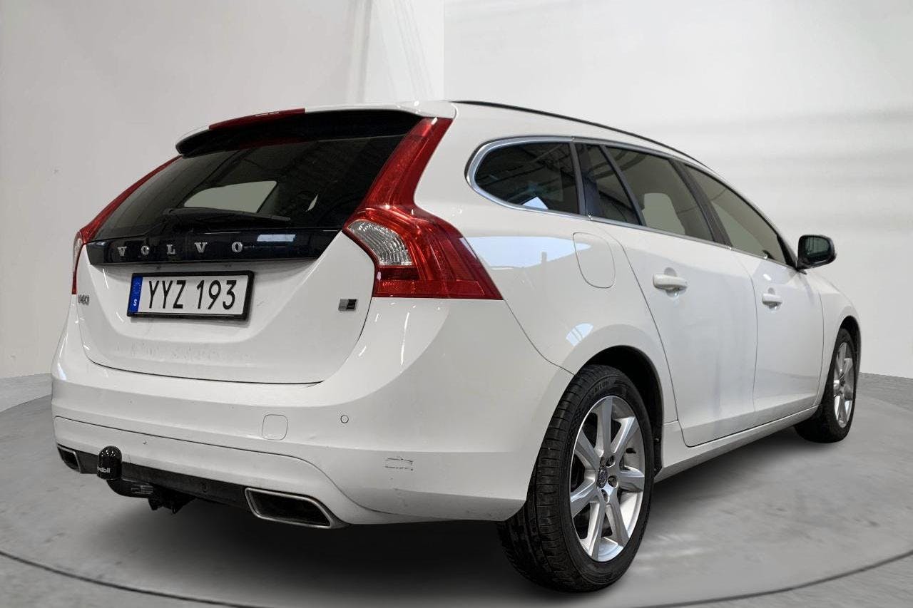 Volvo V60 D4 AWD (190hk) - 12 013 mil - Automat - vit - 2018