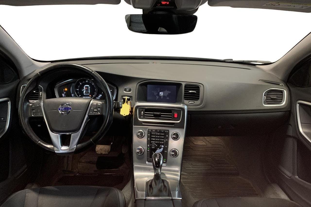 Volvo V60 D4 AWD (190hk) - 12 013 mil - Automat - vit - 2018