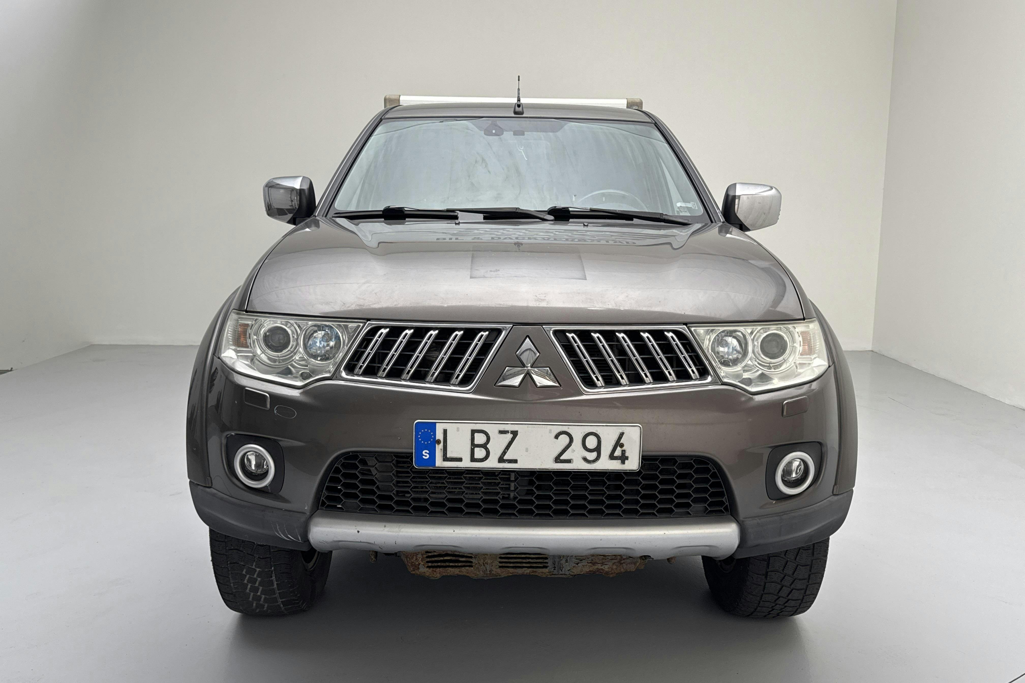 Mitsubishi L200 2.5 DI-D (178hk) - 27 077 mil - Automat - brun - 2011