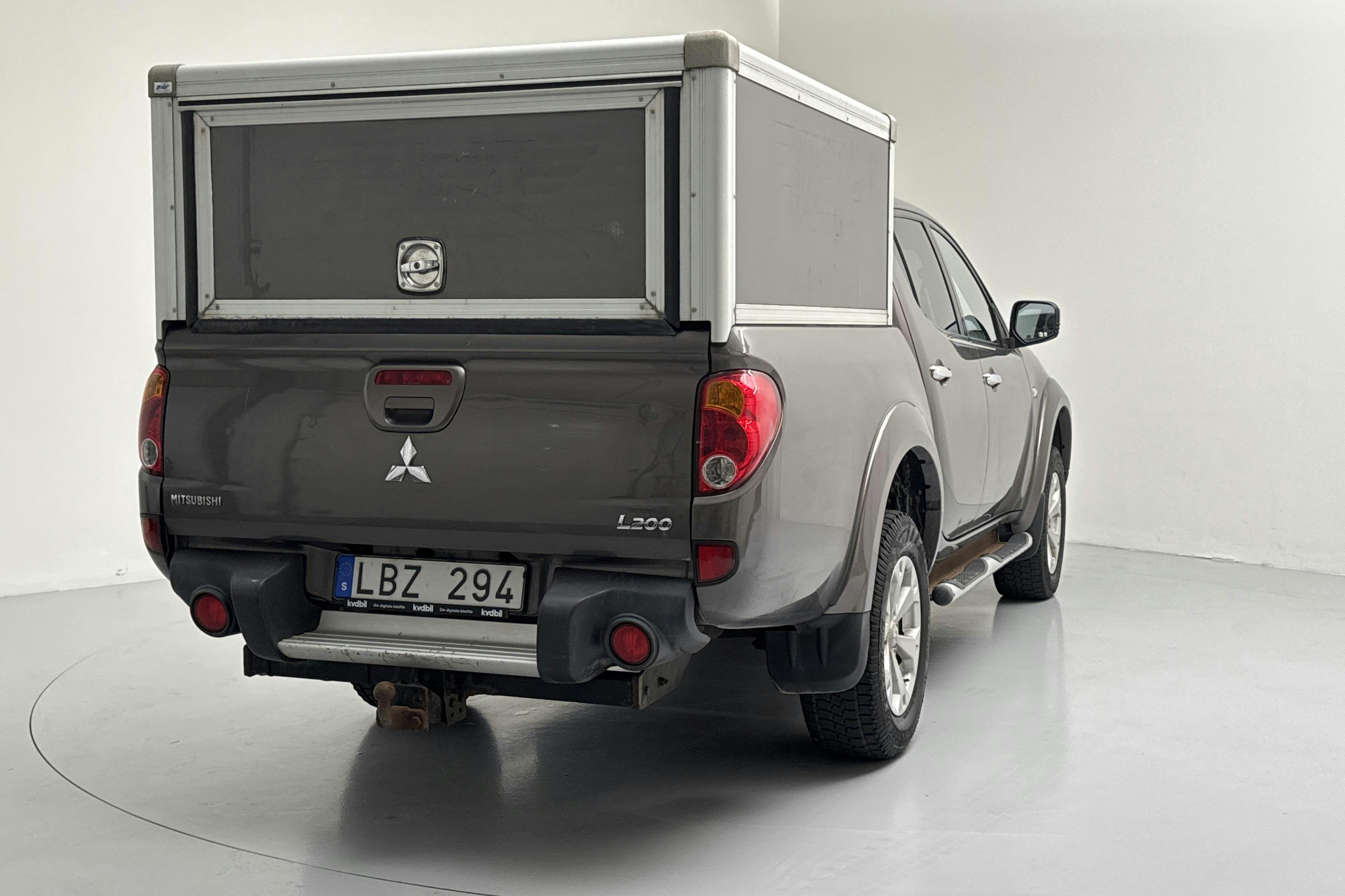 Mitsubishi L200 2.5 DI-D (178hk) - 27 077 mil - Automat - brun - 2011