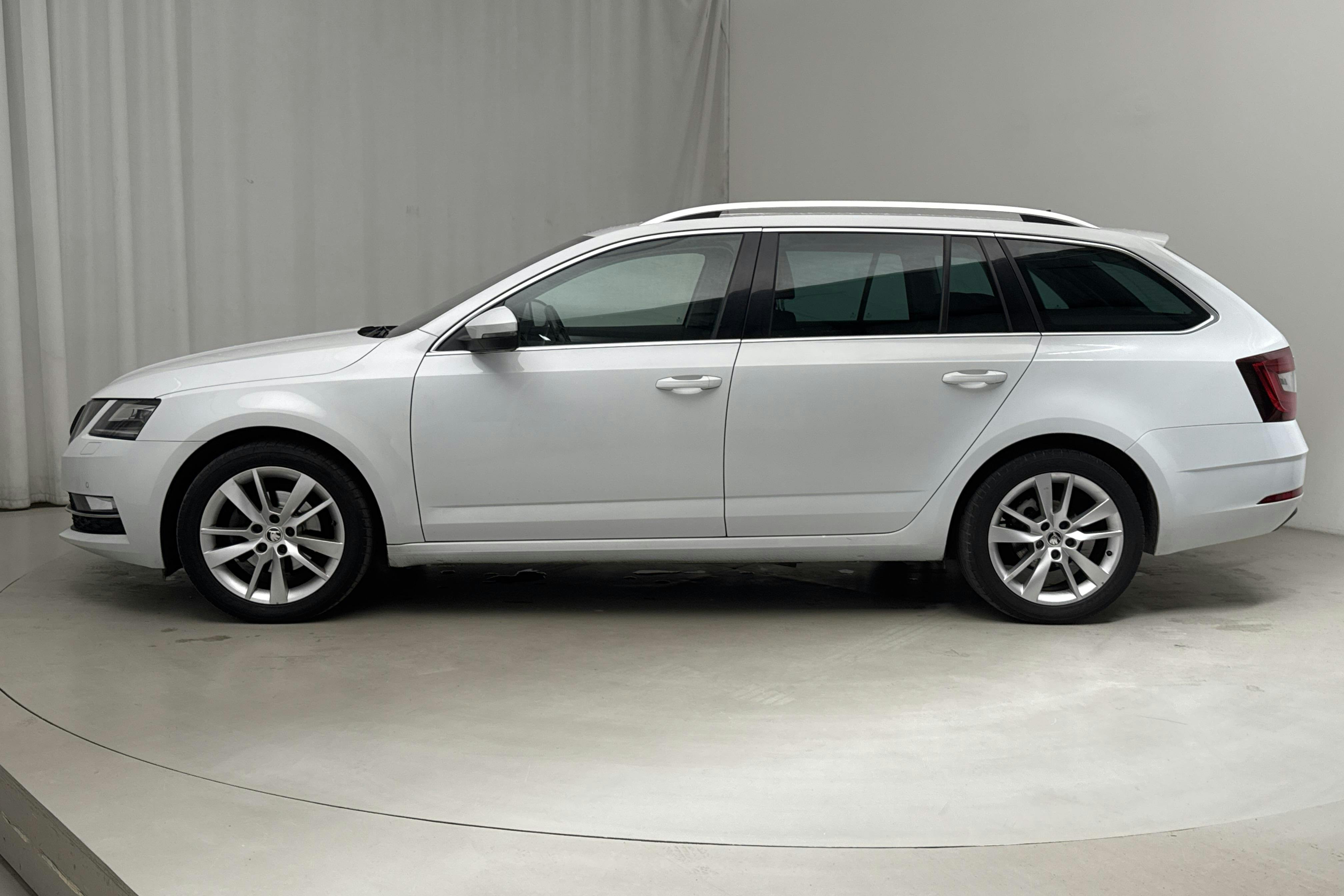 Skoda Octavia III 1.5 TSI G-TEC Combi (130hk) - 15 877 mil - Automat - vit - 2019