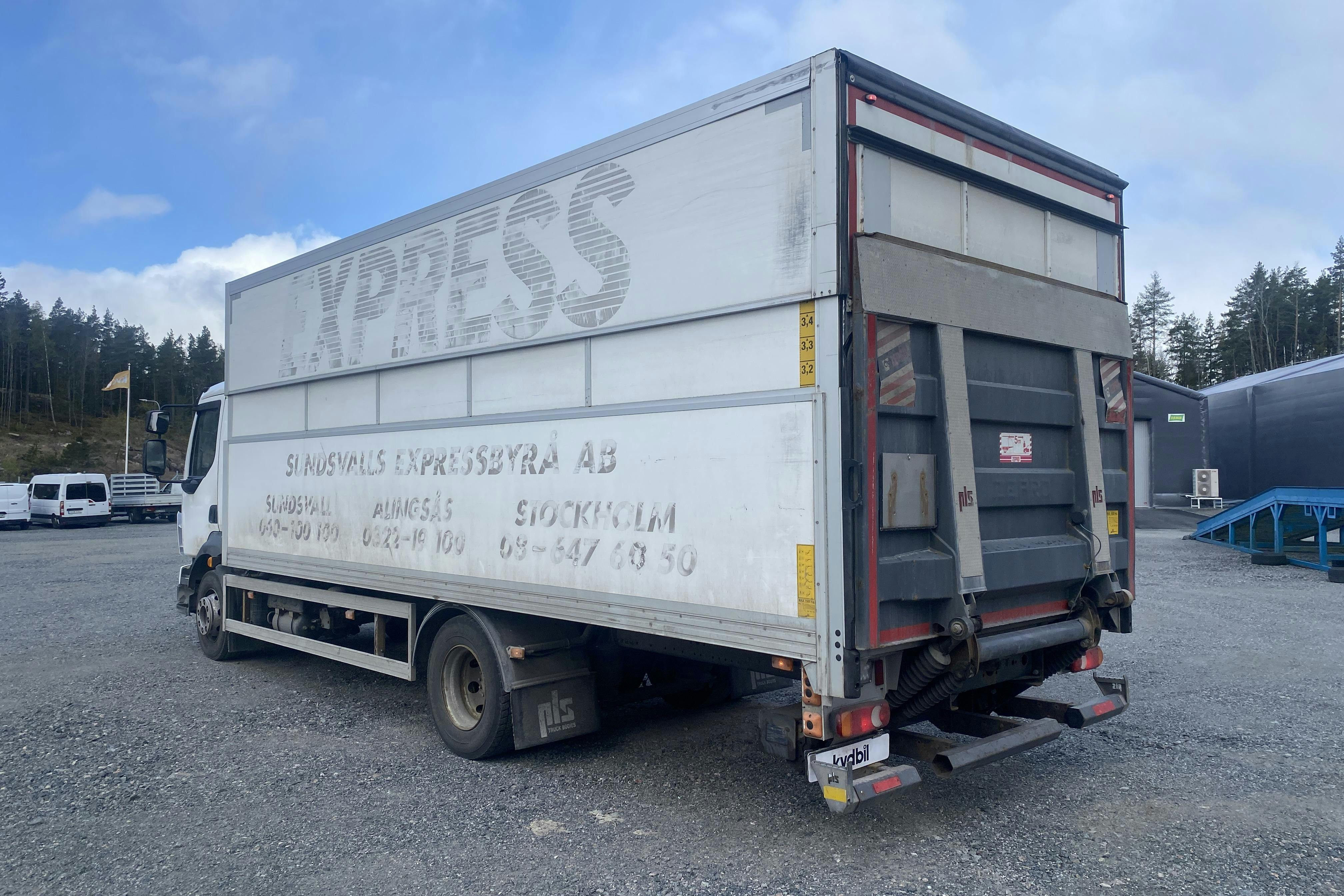VOLVO FL240 - 168 375 km - Automat - vit - 2016