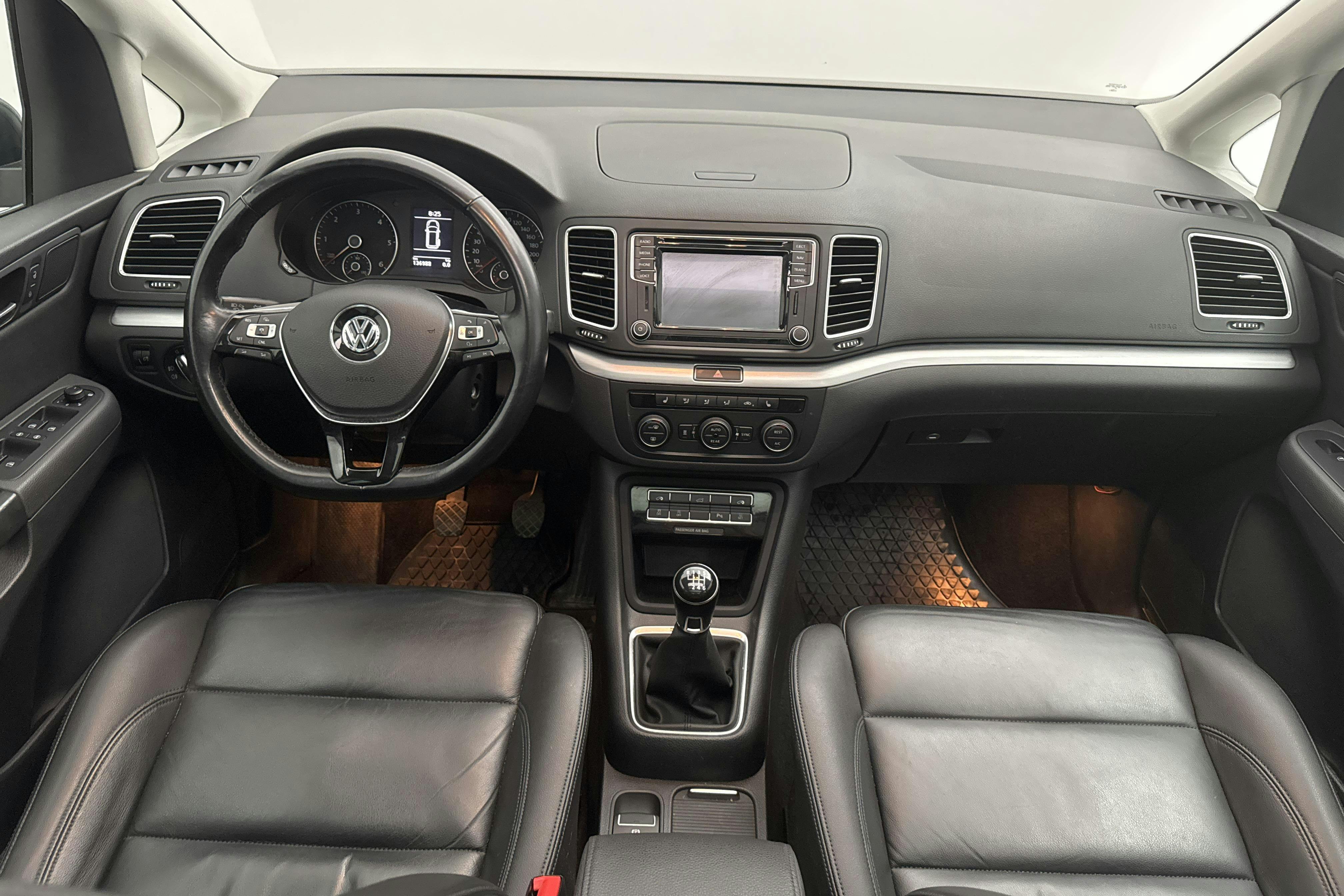 VW Sharan 2.0 TDI 4Motion (150hk) - 136 990 km - Manualna - Dark Grey - 2017