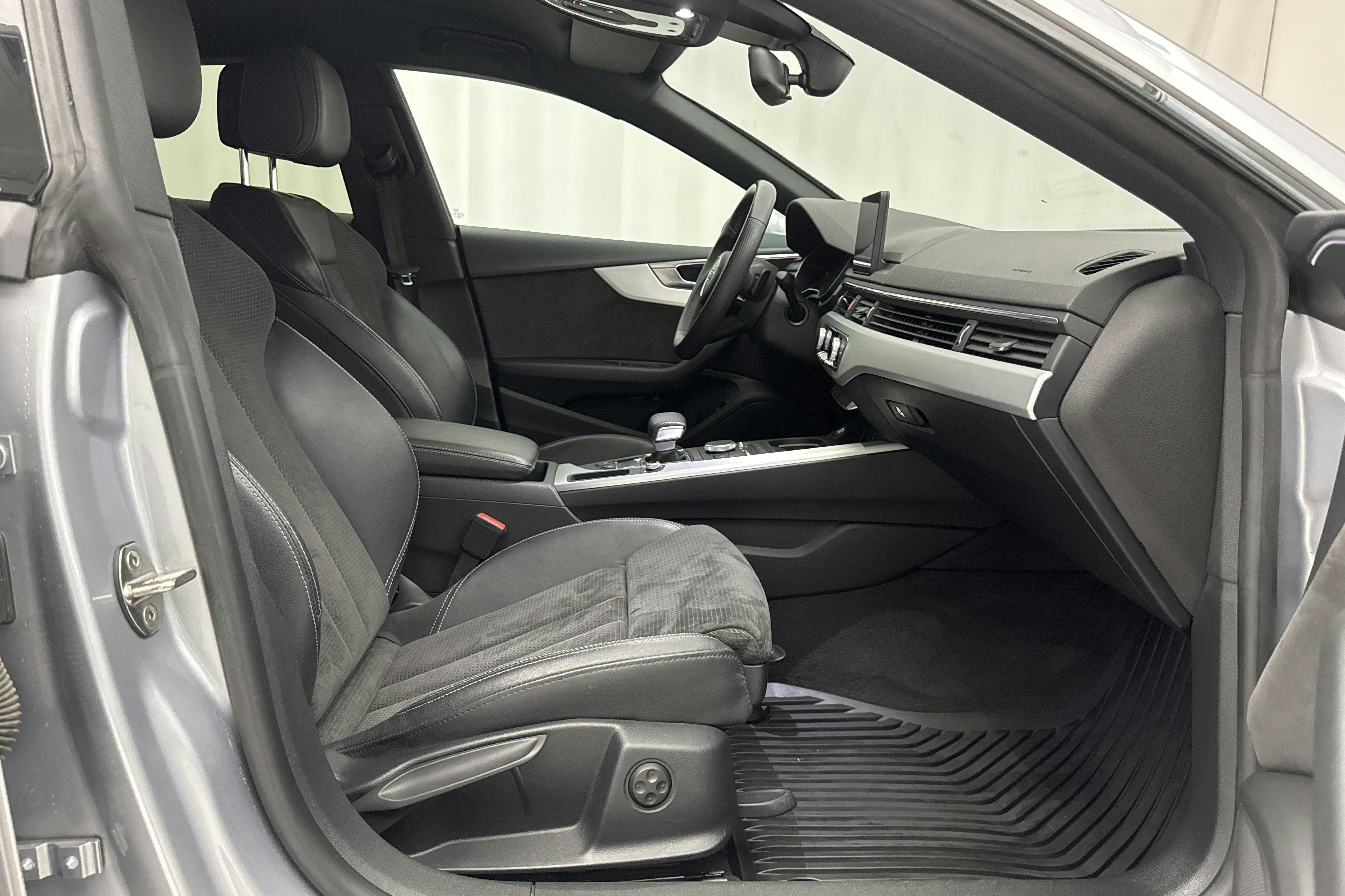 Audi A5 Sportback 40 TFSI (190hk) - 7 889 mil - Automat - silver - 2019