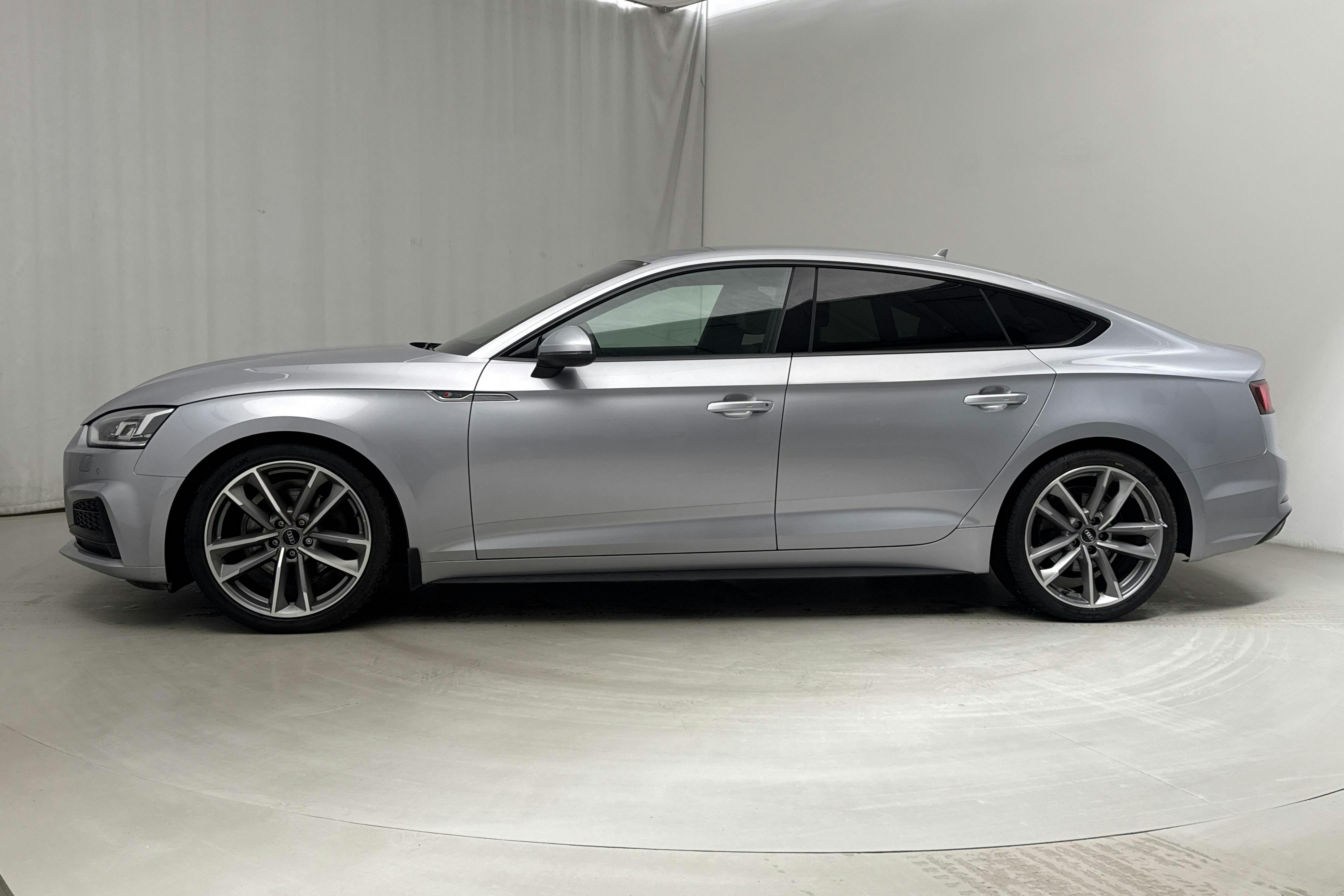 Audi A5 Sportback 40 TFSI (190hk) - 7 889 mil - Automat - silver - 2019