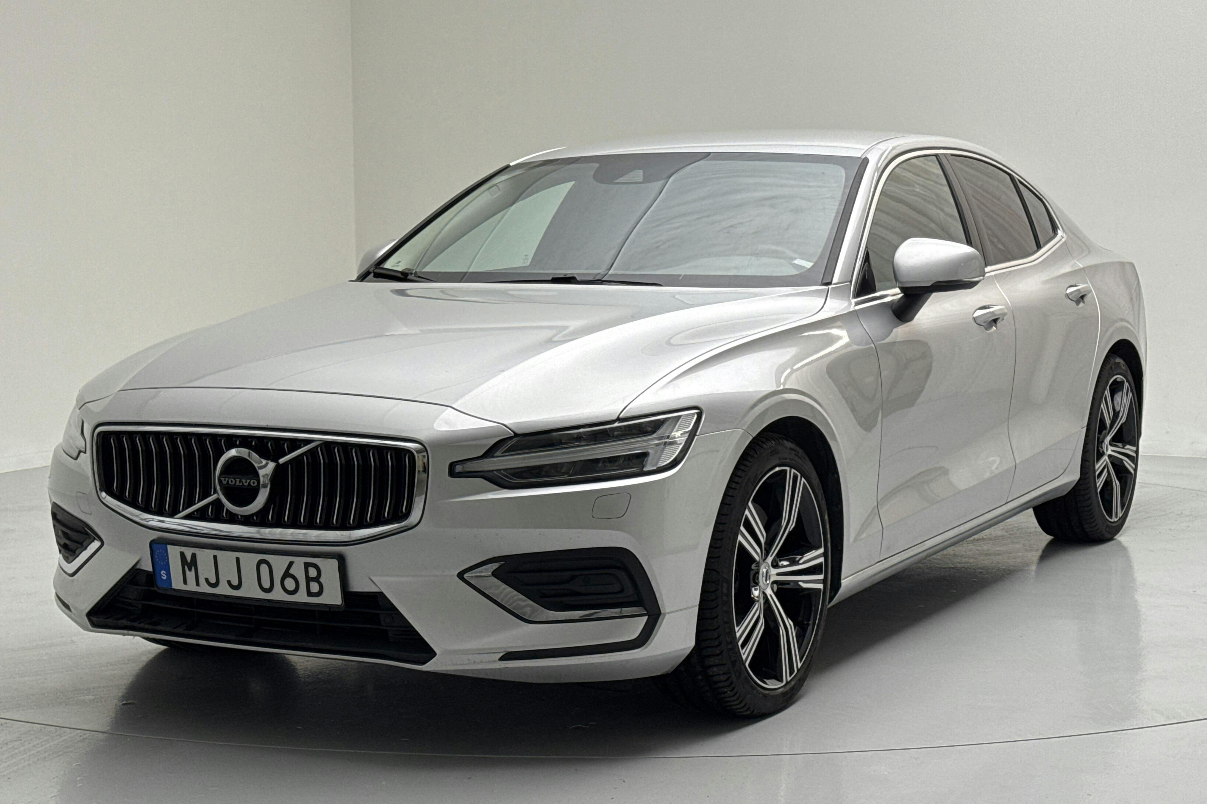 Volvo S60 B5 (250hk) - 67 780 km - Automatic - silver - 2022