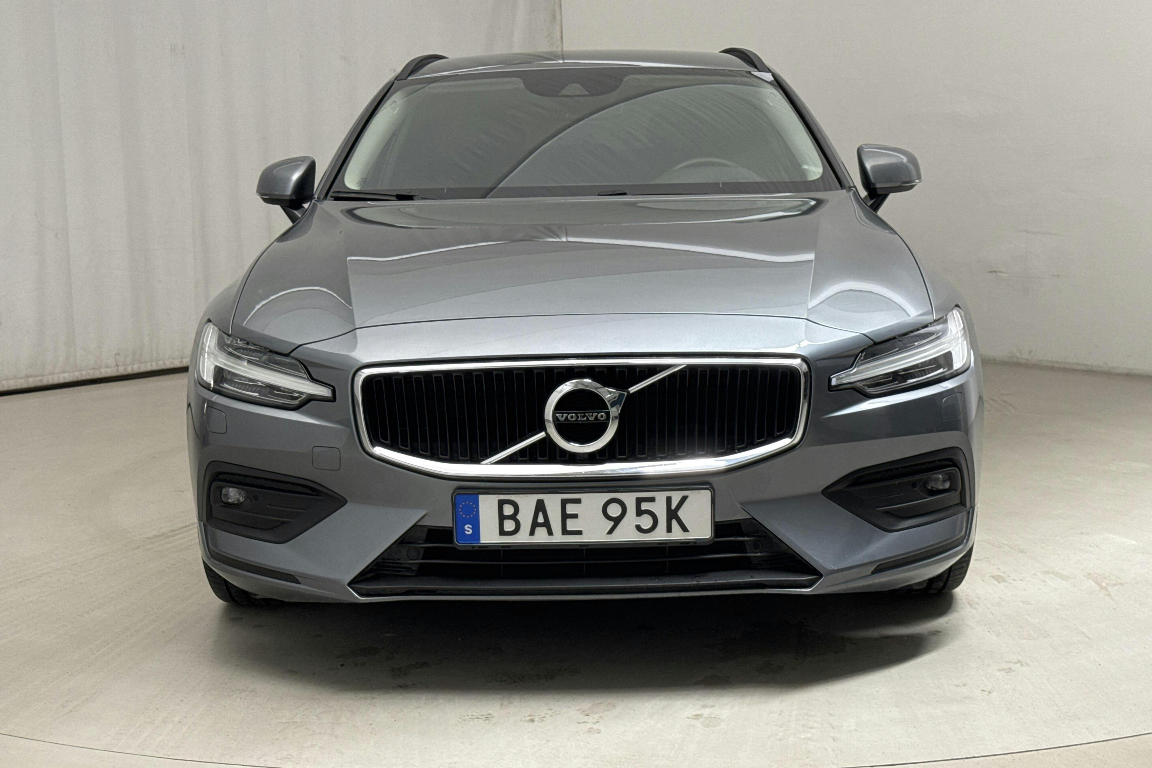 Volvo V60 D3 (150hk) - 5 871 mil - Automat - grå - 2020