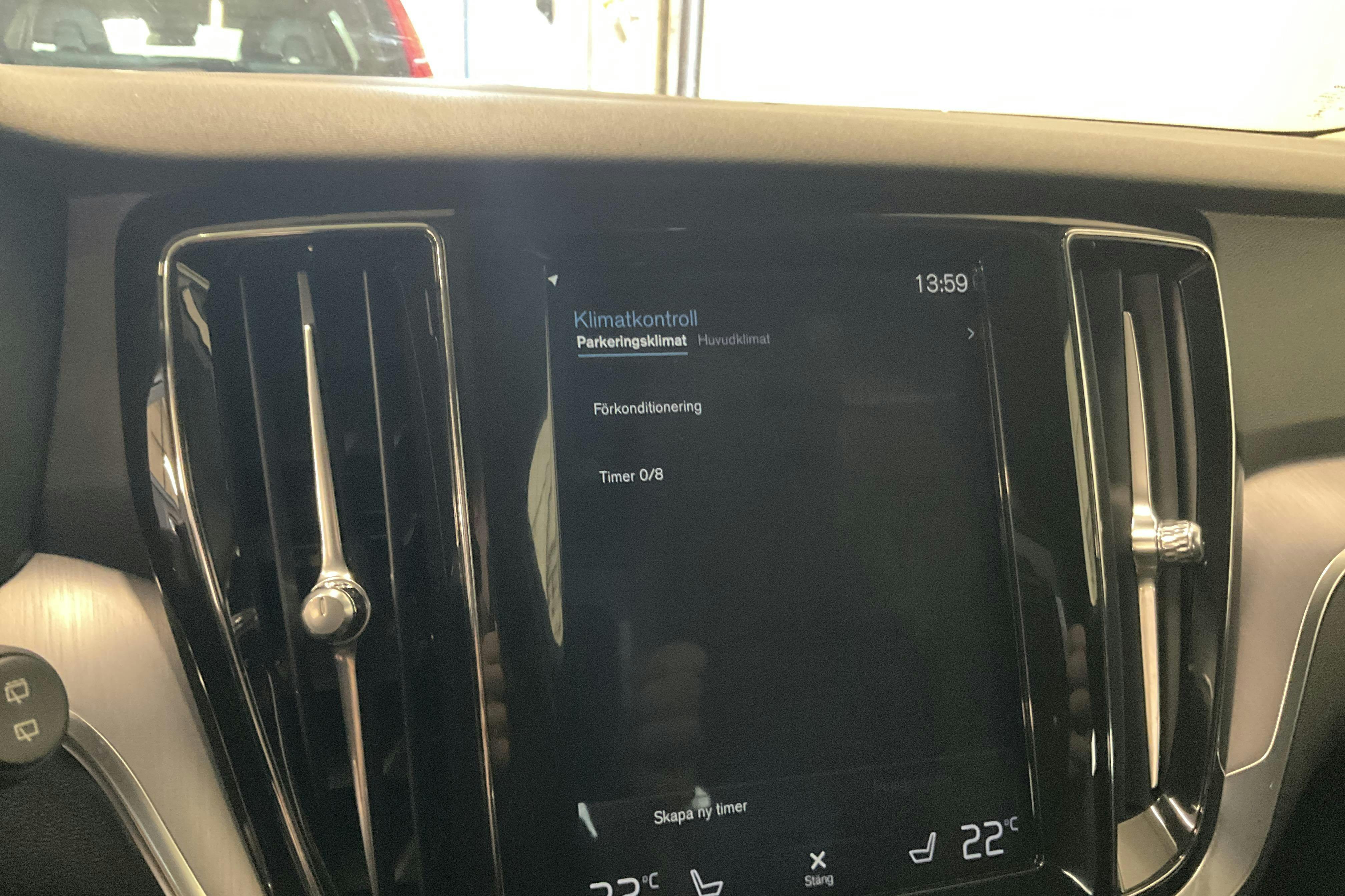 Volvo V60 D3 (150hk) - 5 871 mil - Automat - grå - 2020