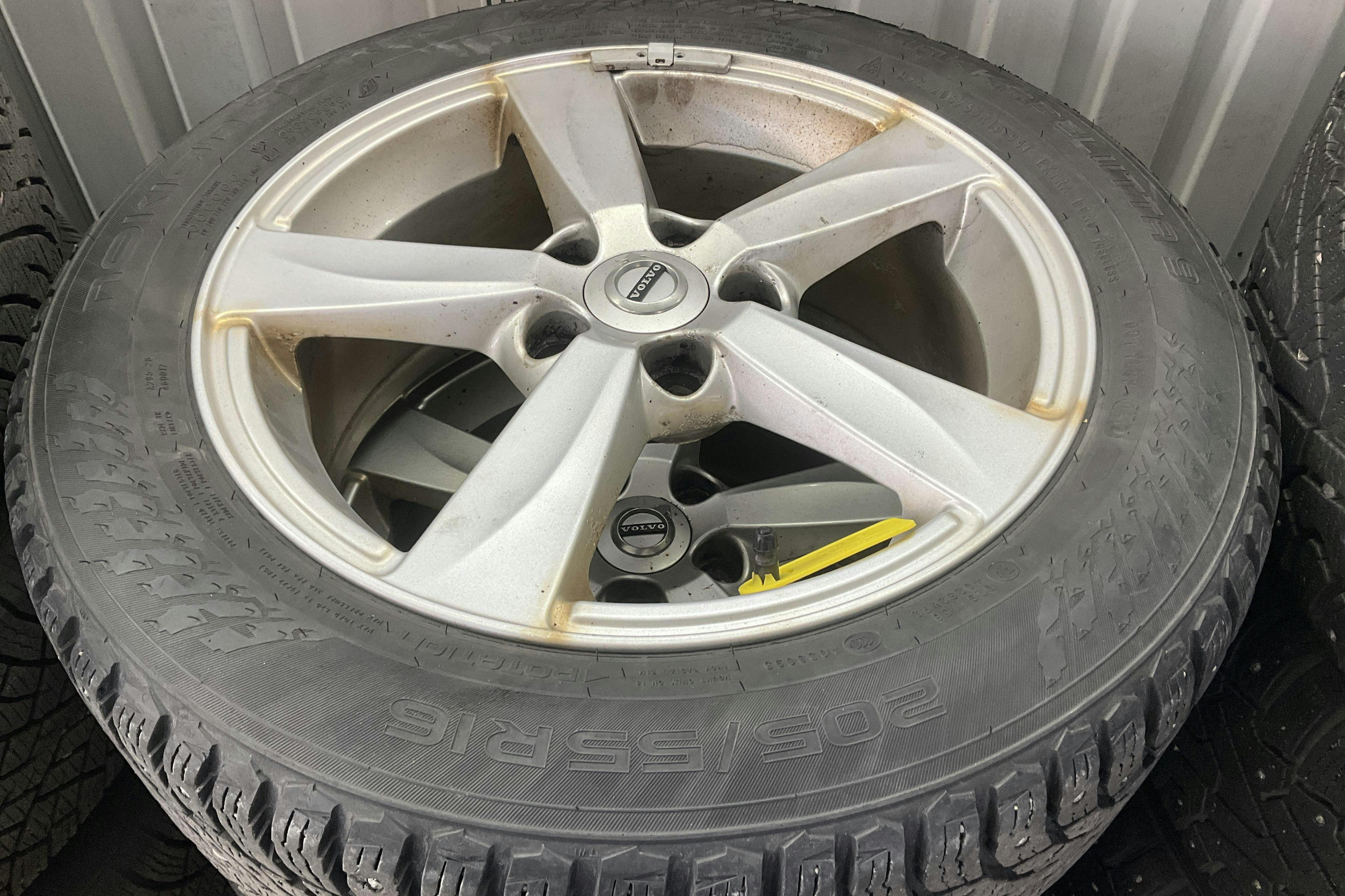 Volvo V40 T2 (122hk) - 13 212 mil - Manuell - svart - 2017