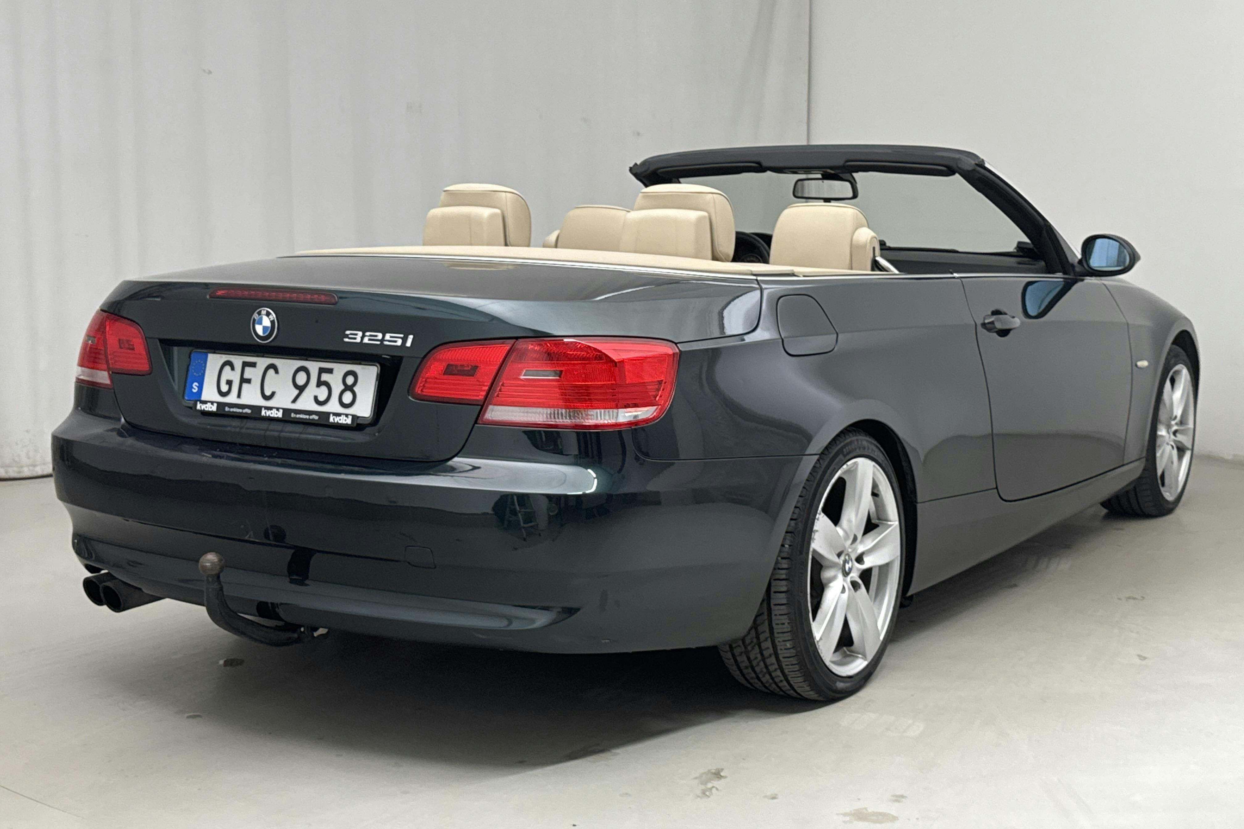 BMW 325i Cabriolet, E93 (218hk) - 13 282 mil - Automat - Dark Green - 2007