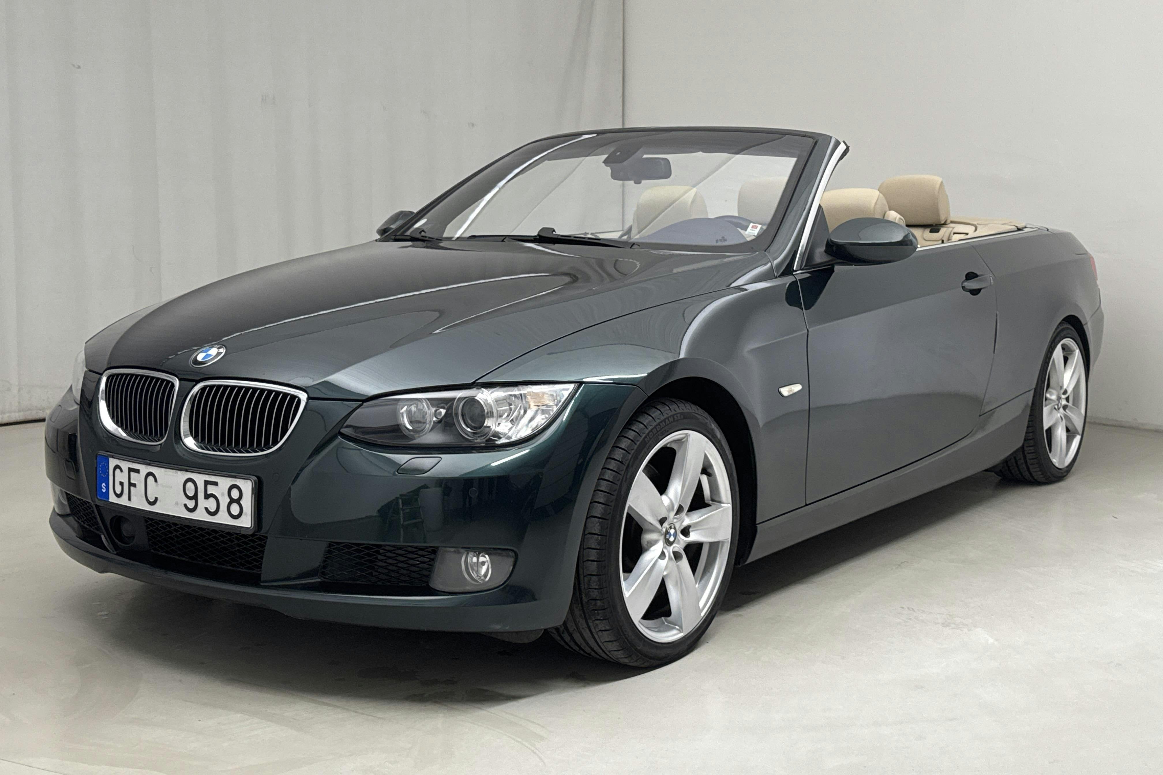 BMW 325i Cabriolet, E93 (218hk) - 13 282 mil - Automat - Dark Green - 2007