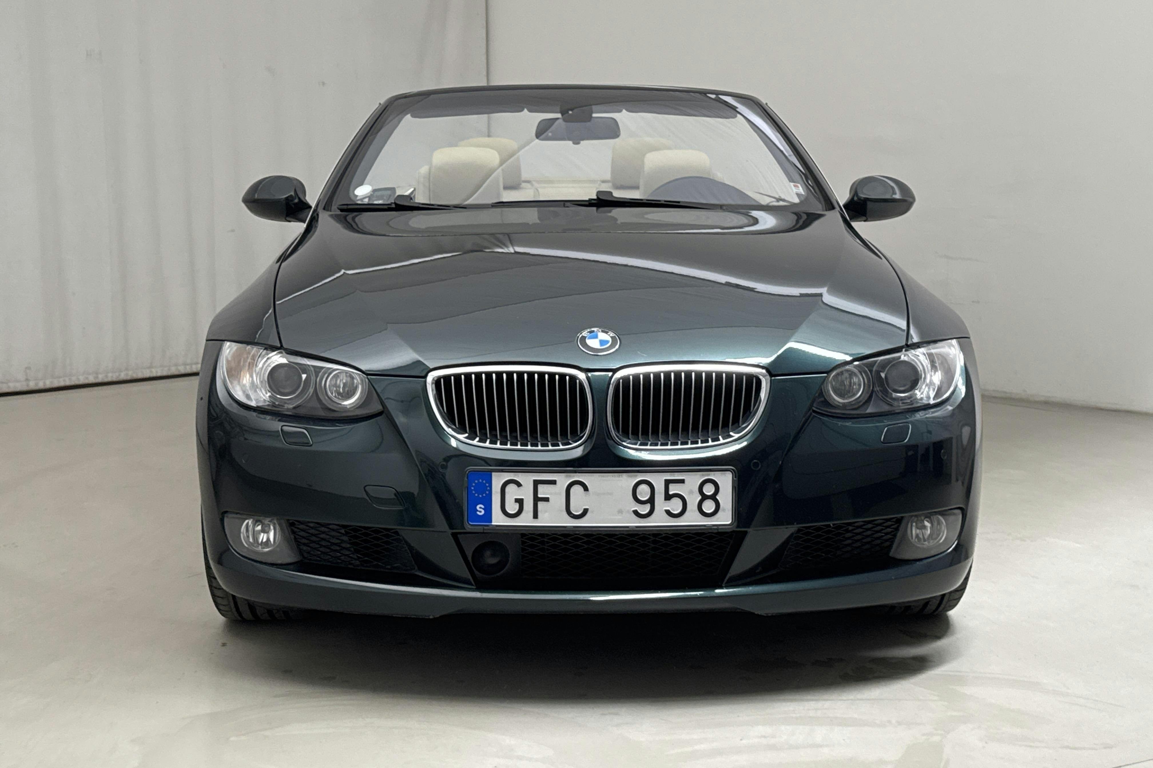 BMW 325i Cabriolet, E93 (218hk) - 13 282 mil - Automat - Dark Green - 2007