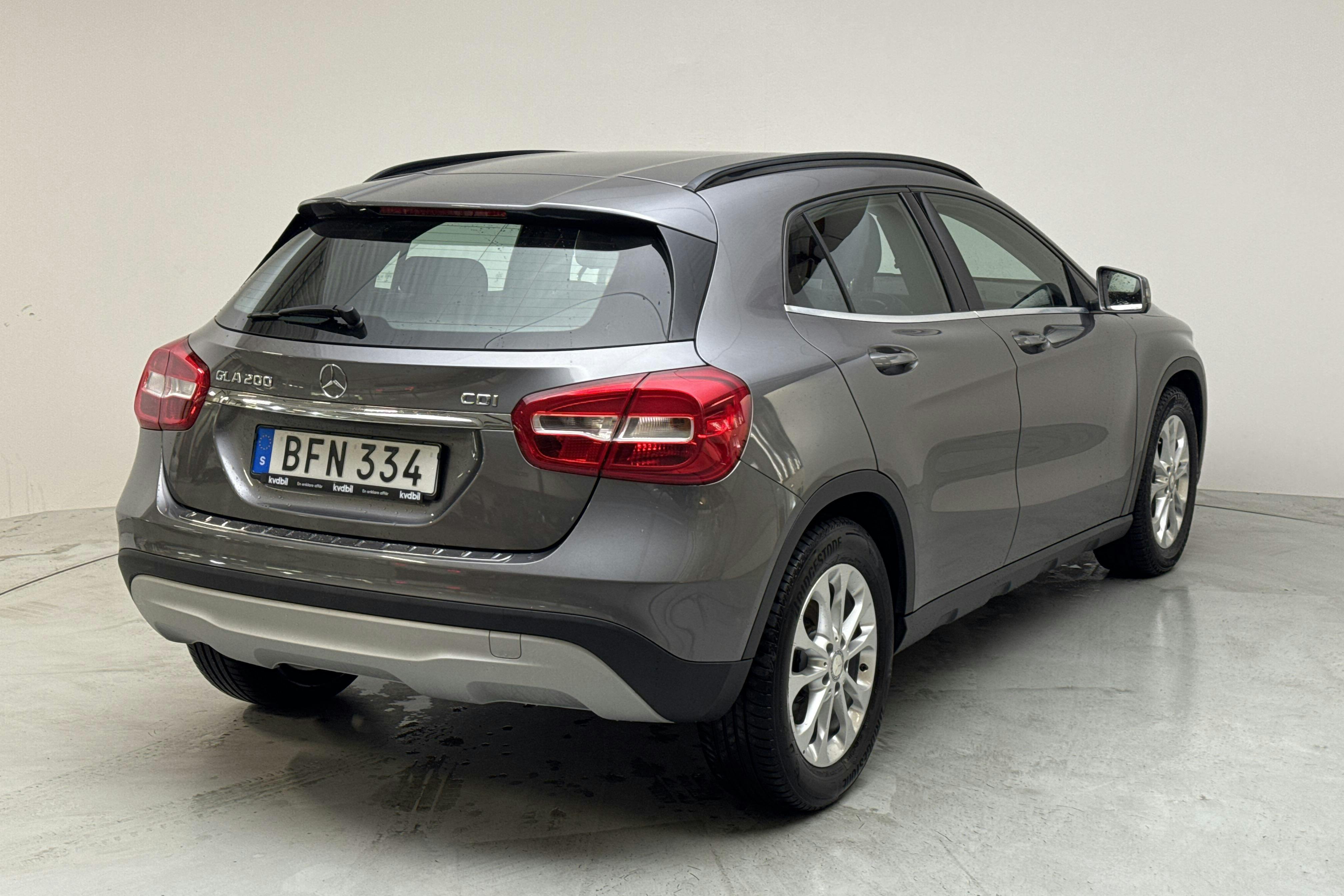 Mercedes GLA 200 CDI (136hk) - 14 523 mil - Manuell - Dark Grey - 2014
