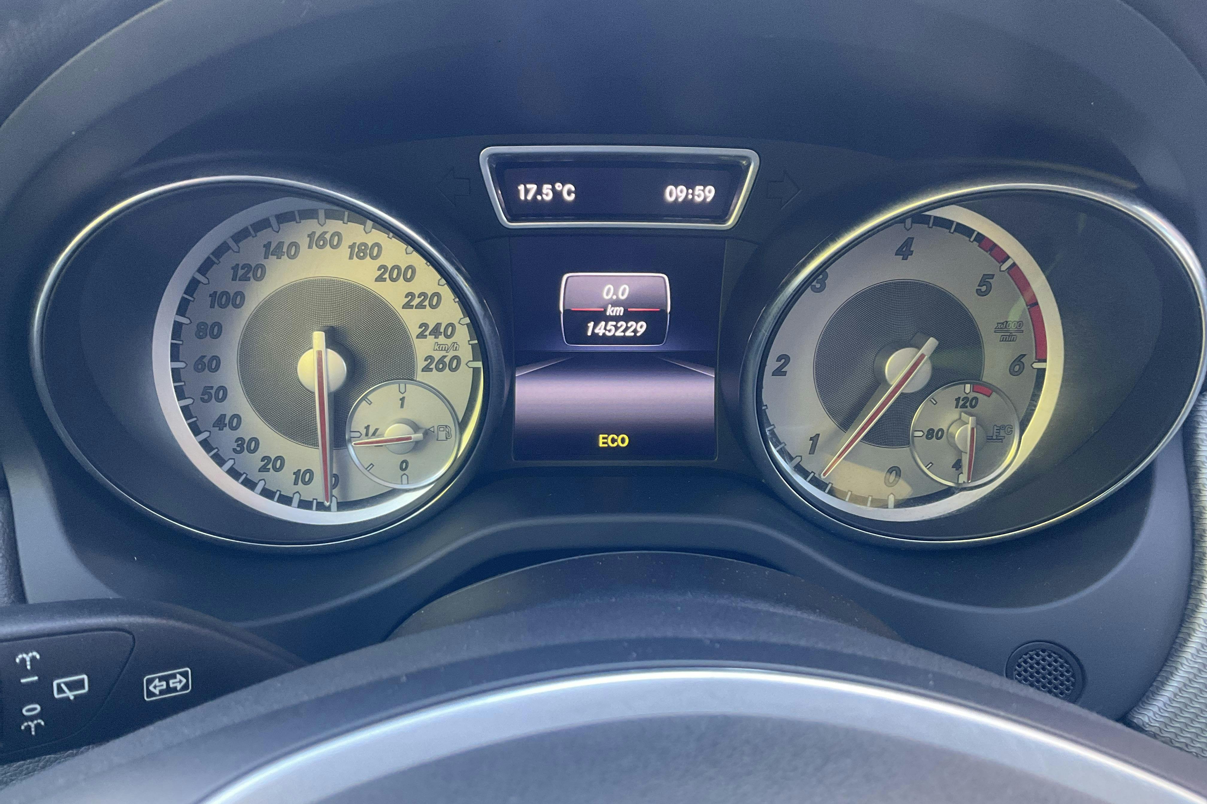 Mercedes GLA 200 CDI (136hk) - 14 523 mil - Manuell - Dark Grey - 2014